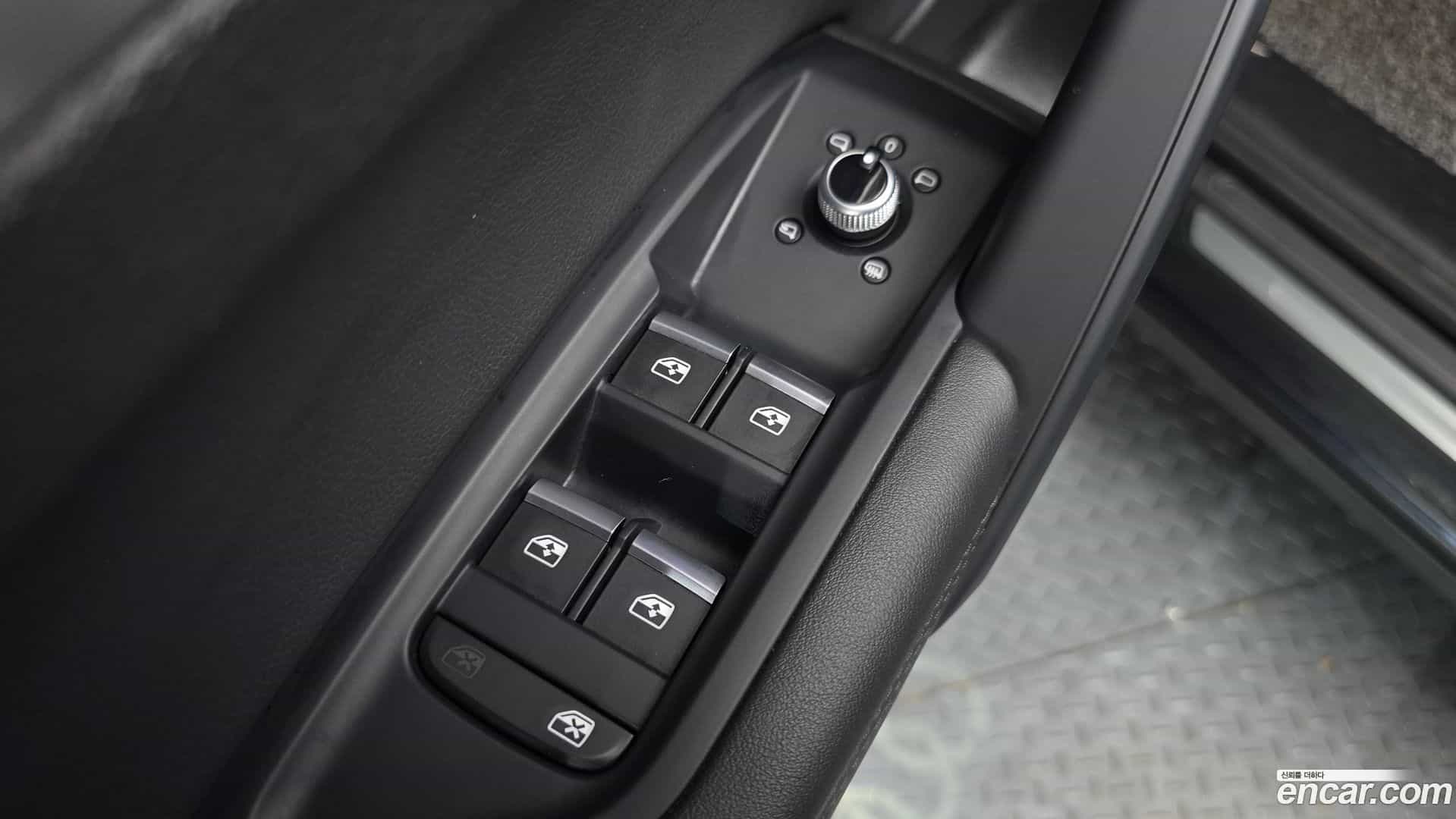 Q5 Audi 2020.4-OPTION-017