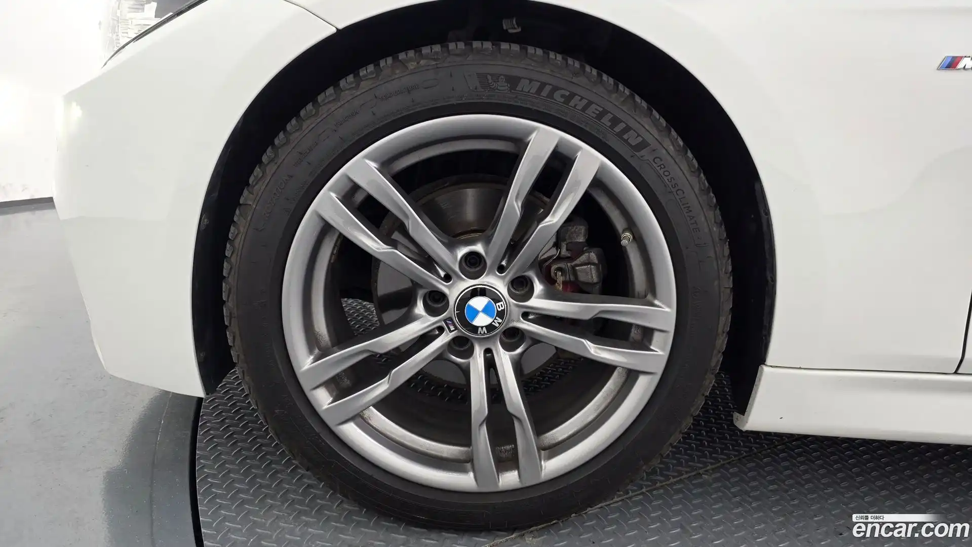 3-Series BMW 2017.5-OUTER-005