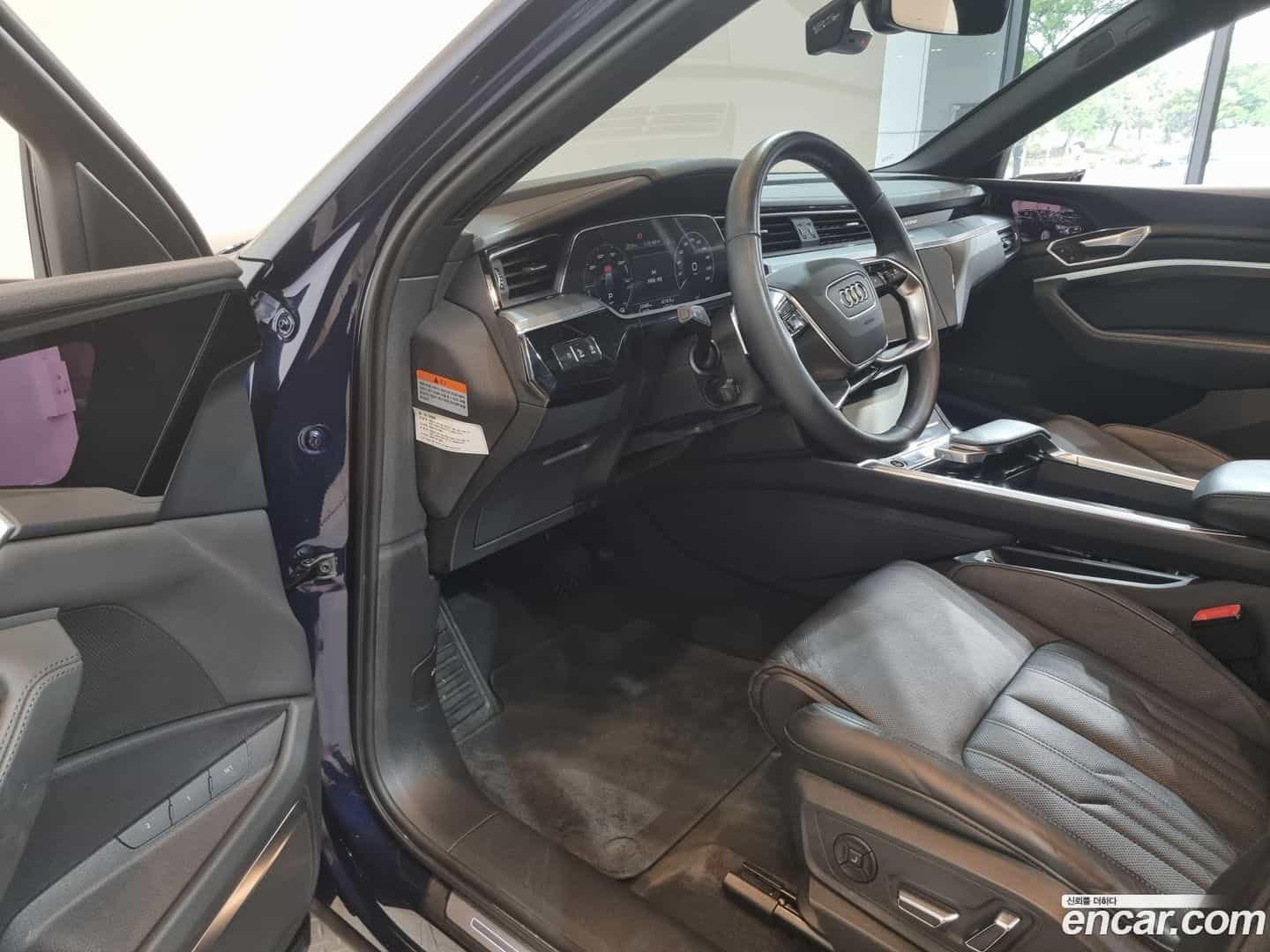 e-tron Audi 2023.6-INNER-007
