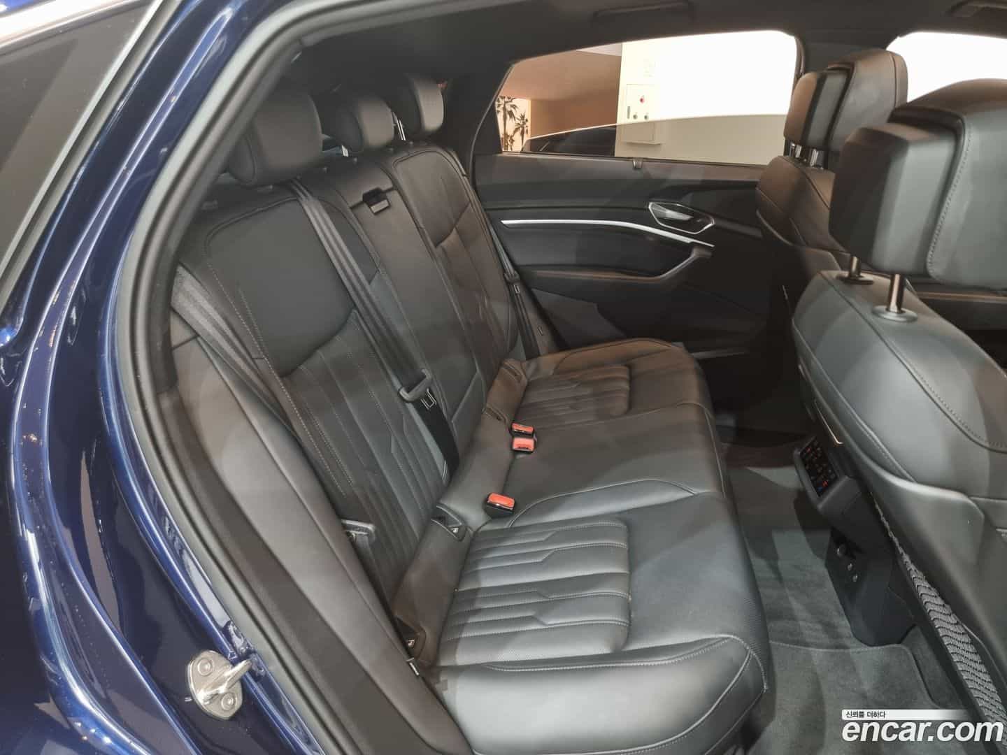 e-tron Audi 2023.6-INNER-010