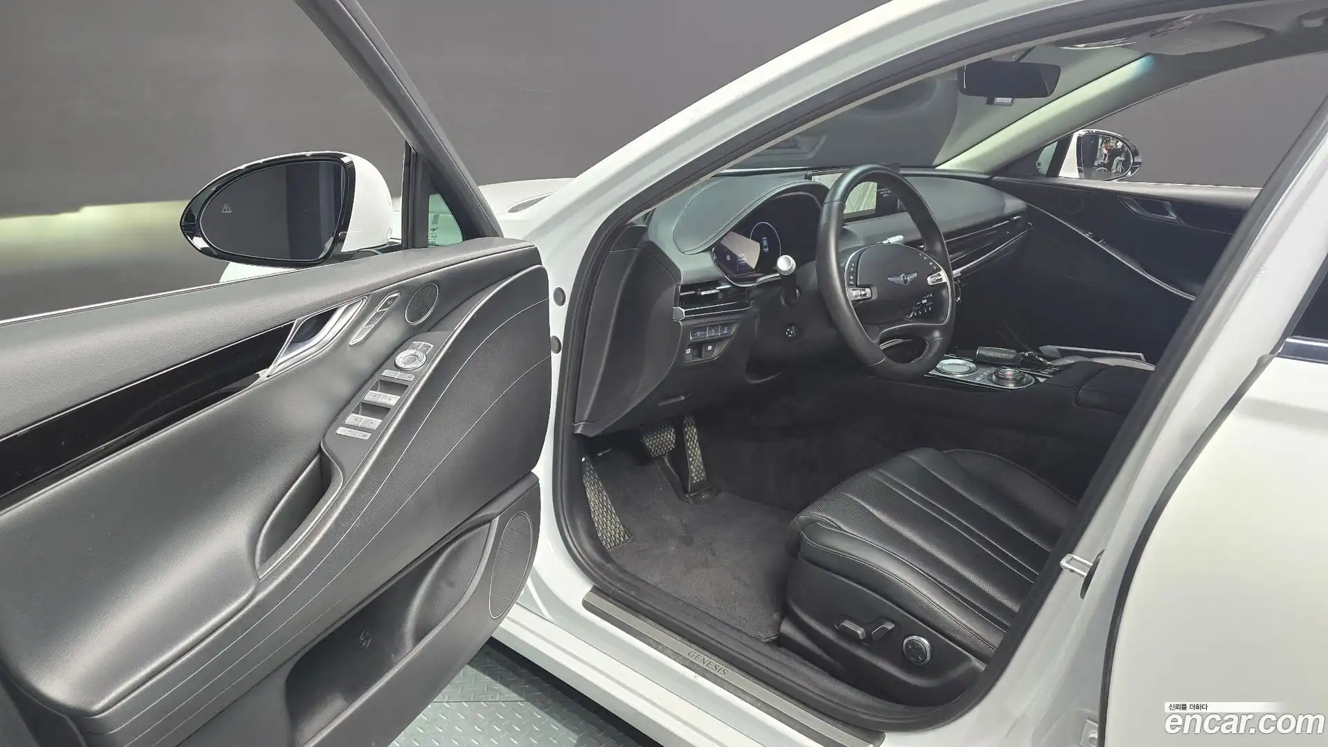 G80 Genesis 2022.3-INNER-010