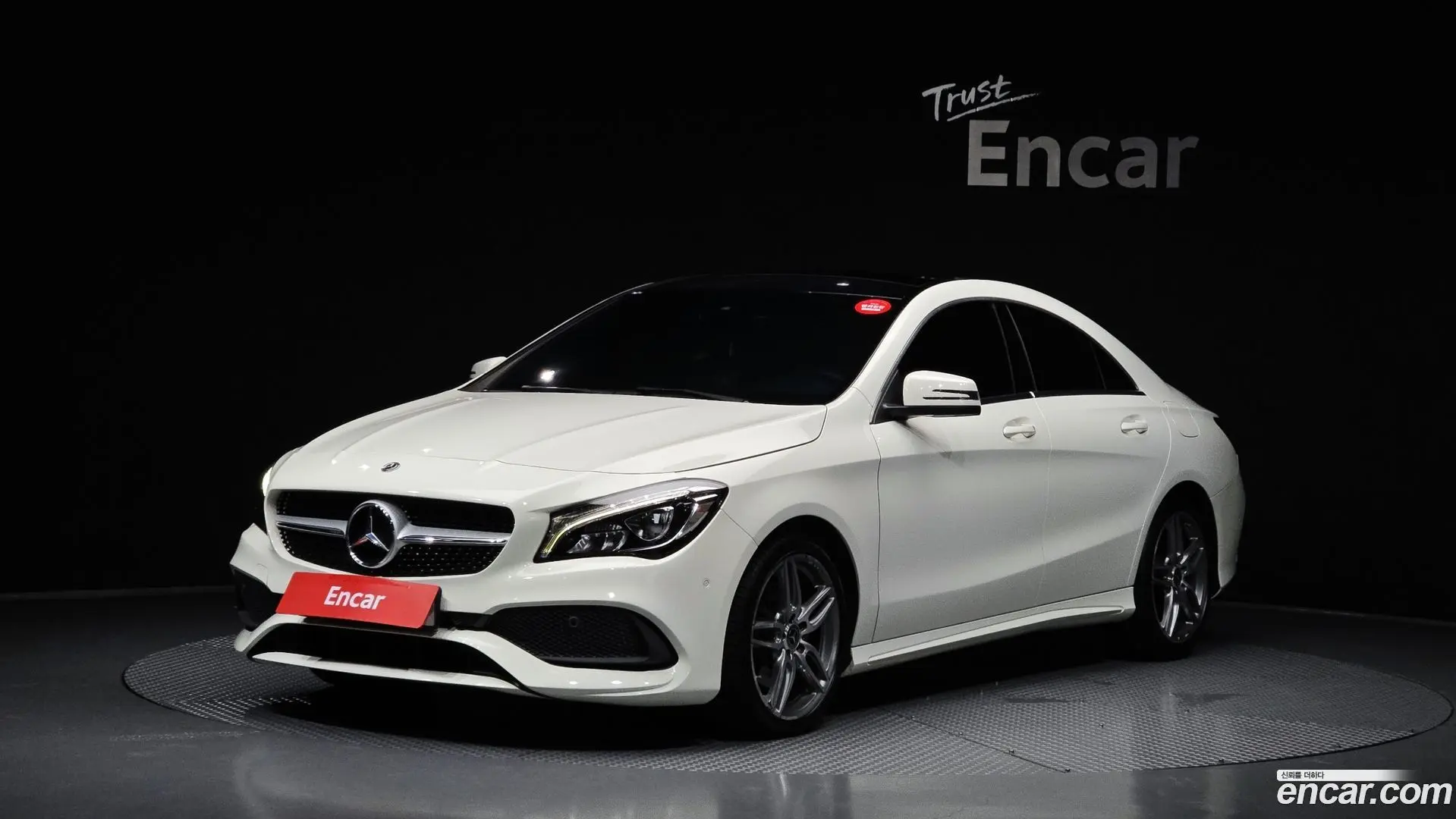 Main__Slider__Photo:CLA-Class Mercedes-Benz 2017.10-0