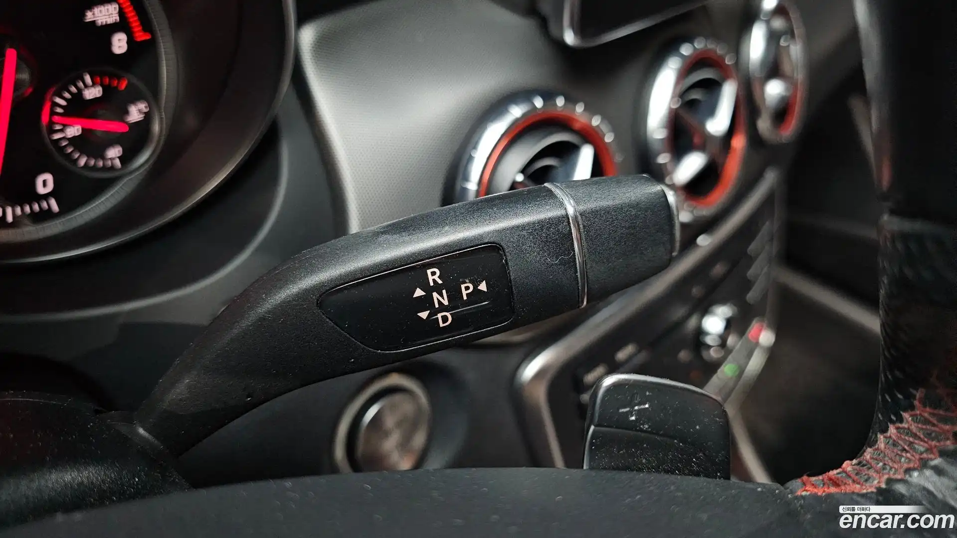 CLA-Class Mercedes-Benz 2017.10-INNER-009