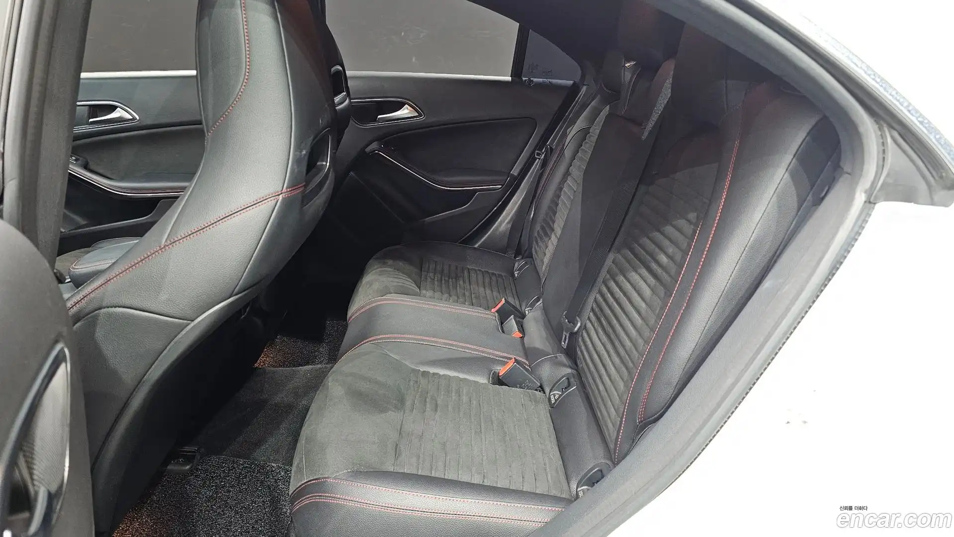 CLA-Class Mercedes-Benz 2017.10-OPTION-016