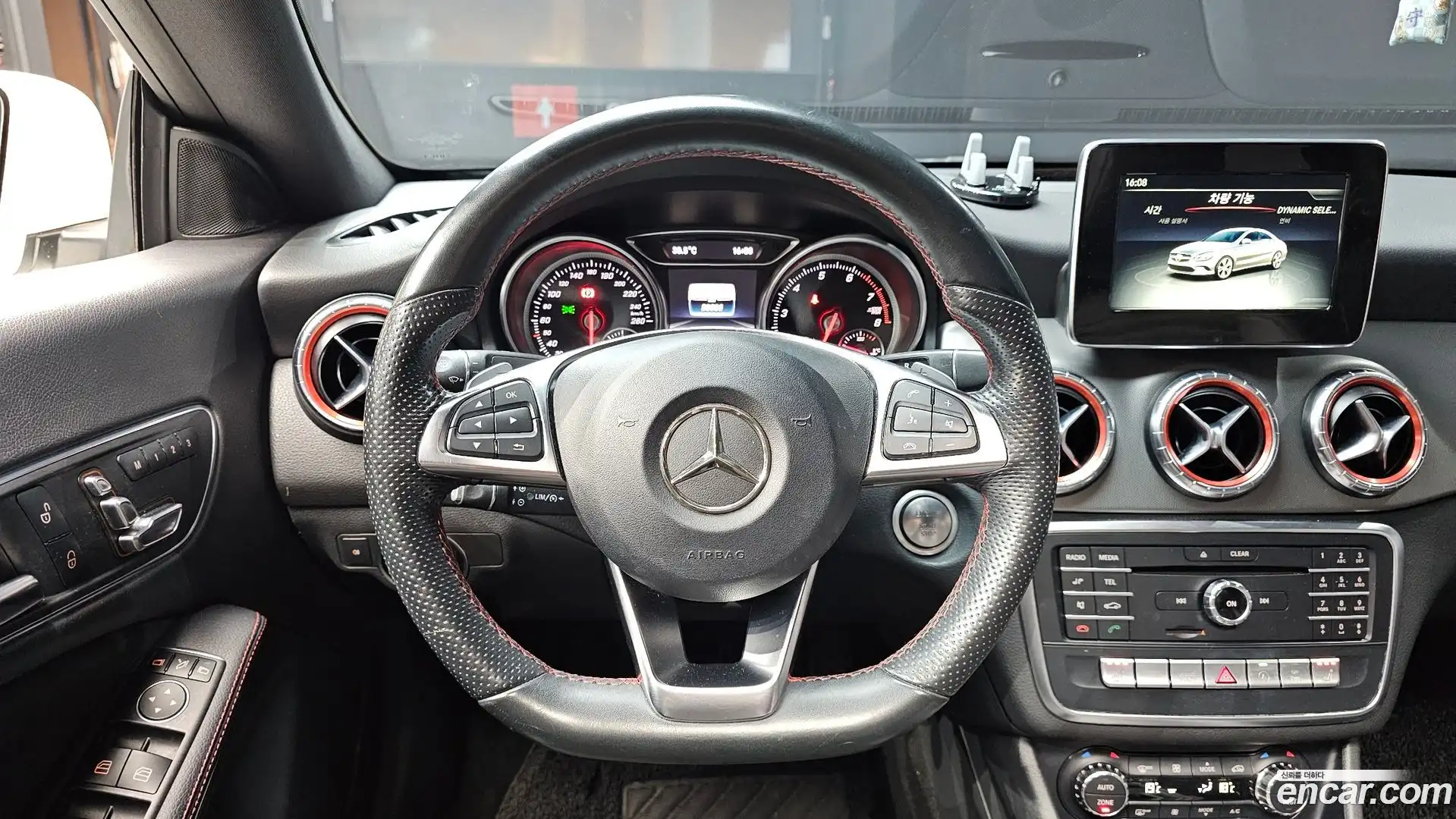 CLA-Class Mercedes-Benz 2017.10-OPTION-017