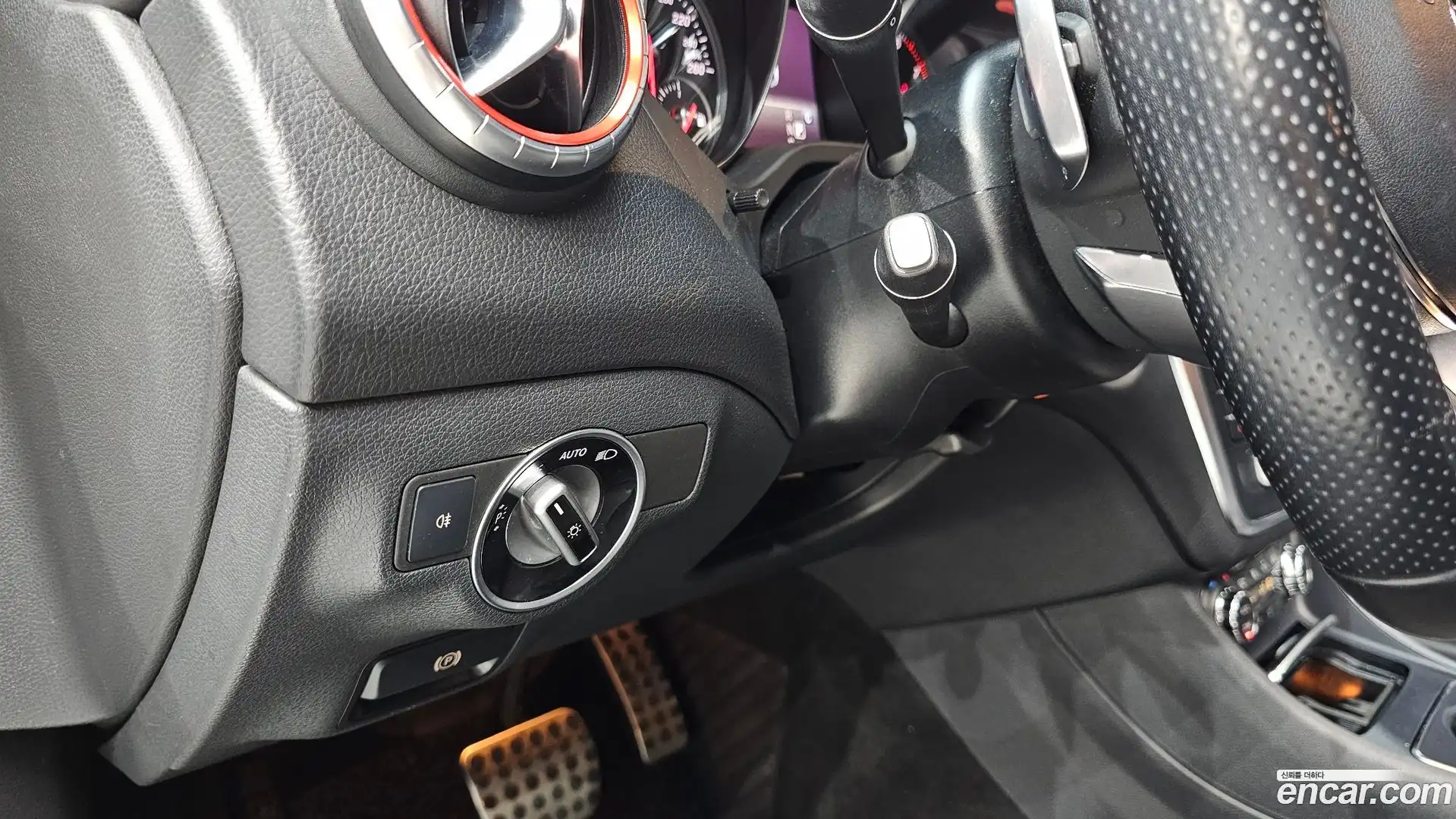 CLA-Class Mercedes-Benz 2017.10-OPTION-022