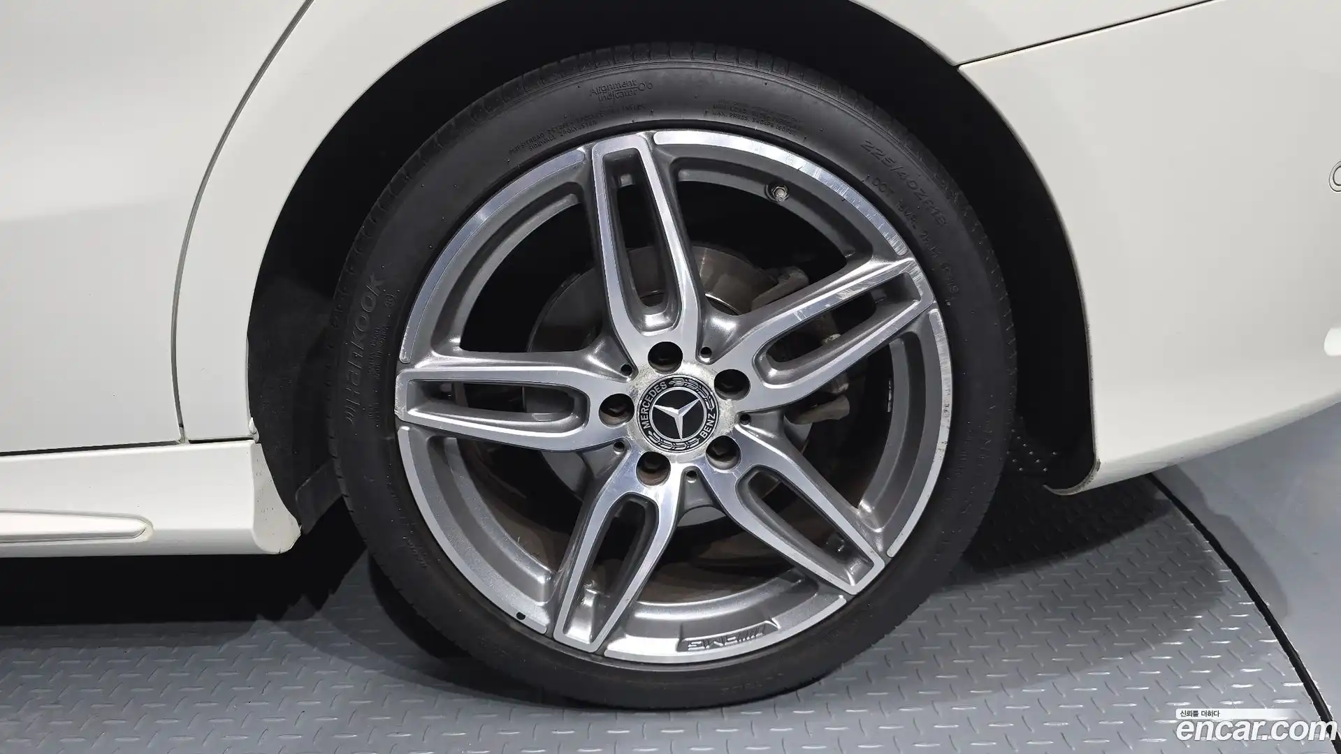 CLA-Class Mercedes-Benz 2017.10-OUTER-031