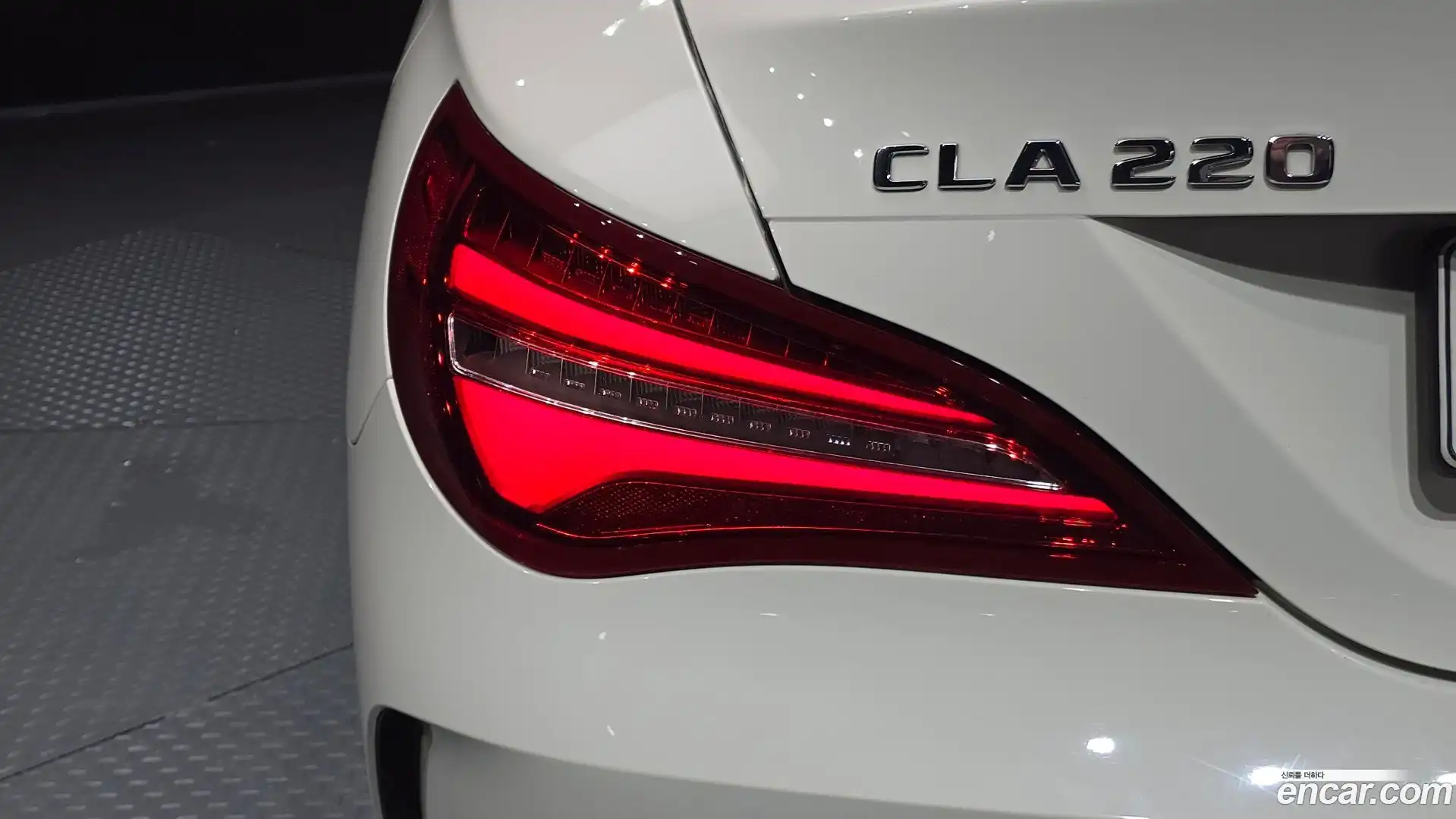 CLA-Class Mercedes-Benz 2017.10-OUTER-033