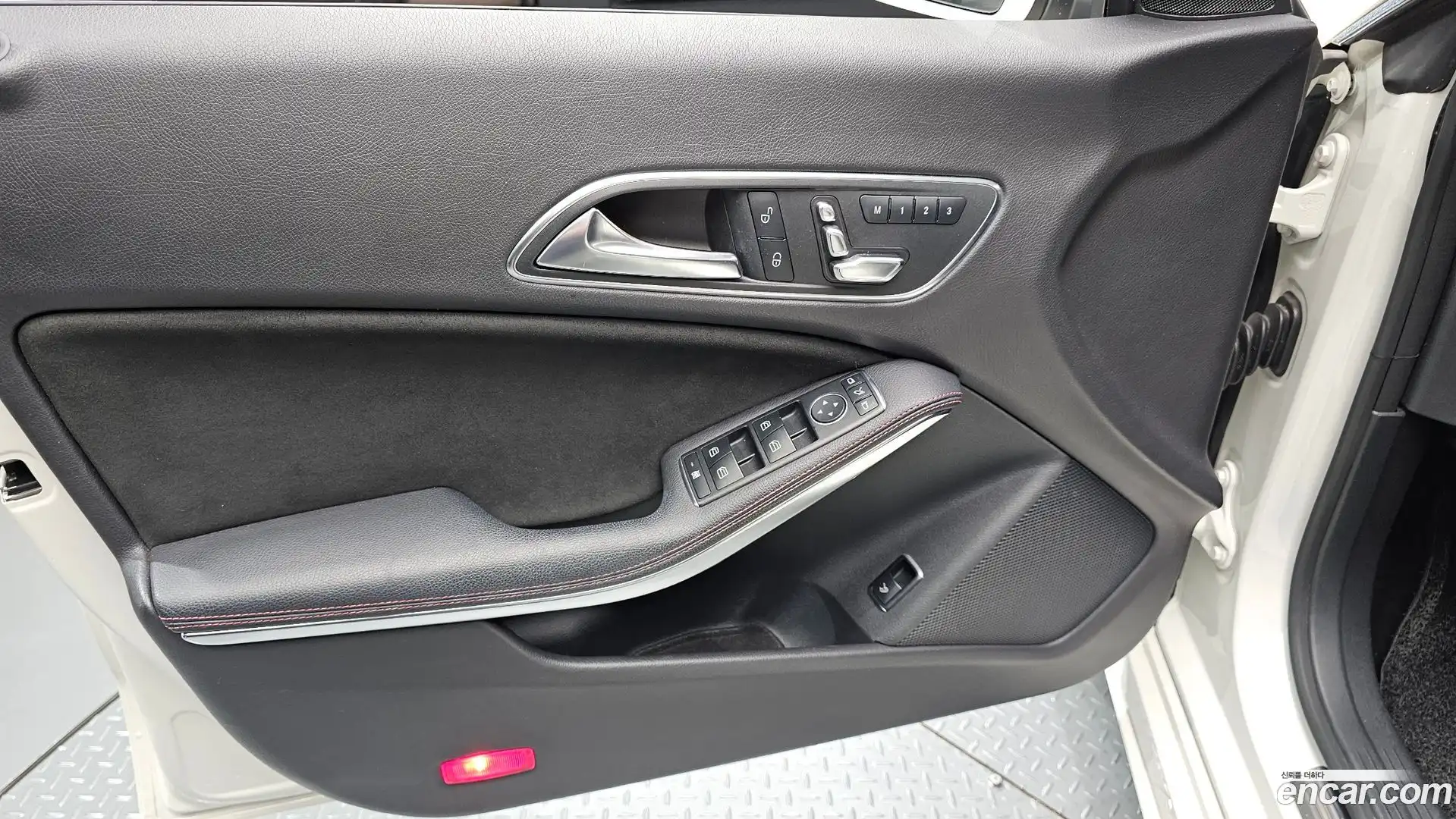 CLA-Class Mercedes-Benz 2017.10-INNER-034