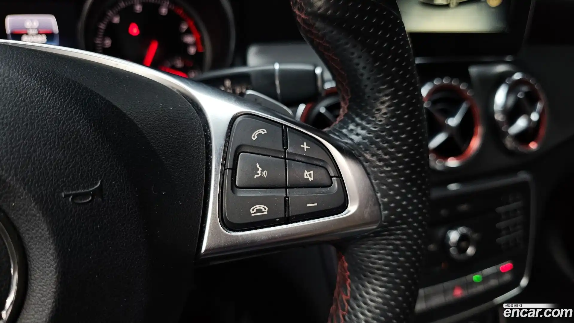 CLA-Class Mercedes-Benz 2017.10-OPTION-042