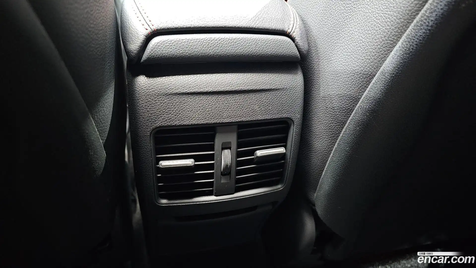 CLA-Class Mercedes-Benz 2017.10-OPTION-046