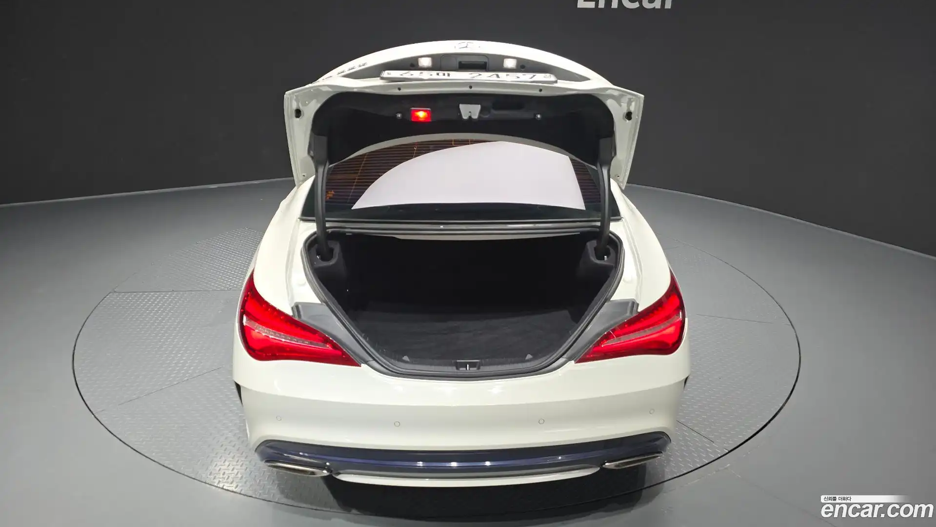 CLA-Class Mercedes-Benz 2017.10-OPTION-047
