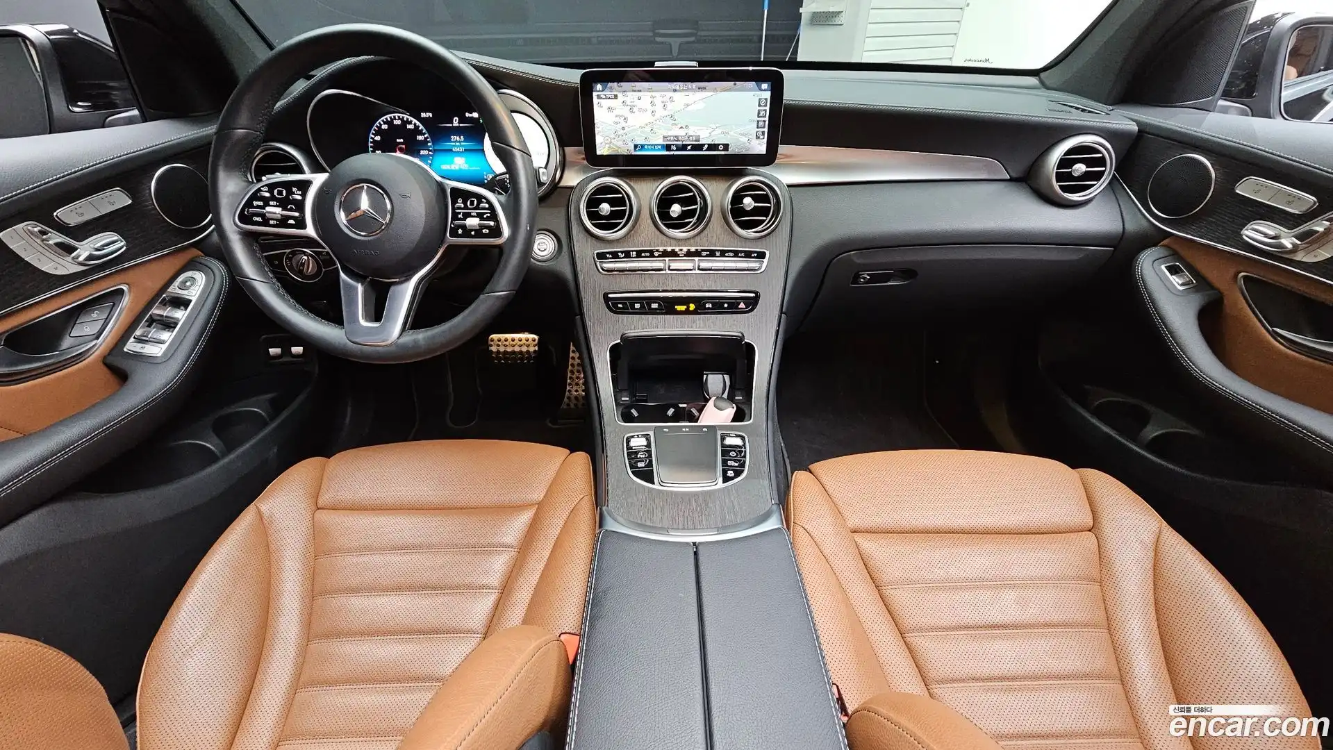 GLC-Class Mercedes-Benz 2022.2-INNER-007