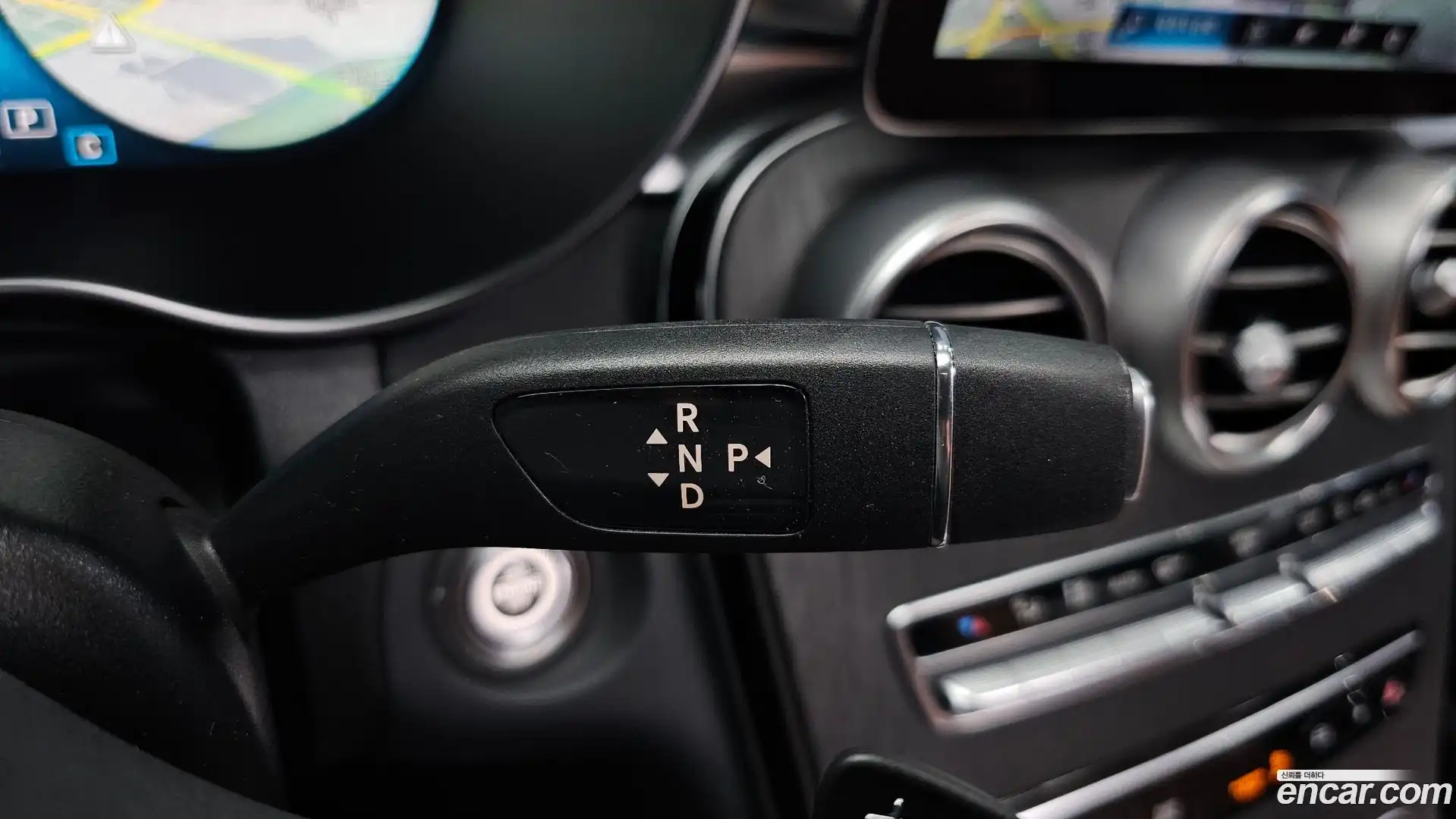 GLC-Class Mercedes-Benz 2022.2-INNER-009
