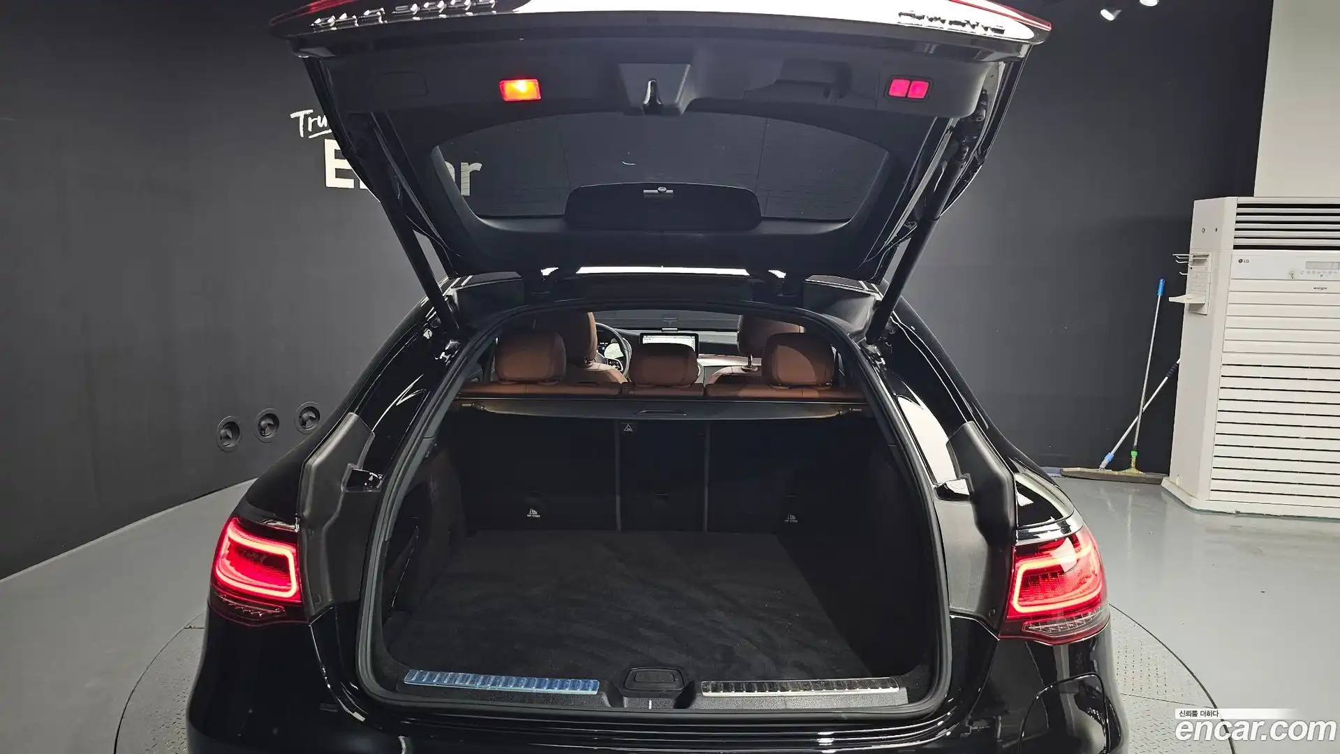 GLC-Class Mercedes-Benz 2022.2-OPTION-024