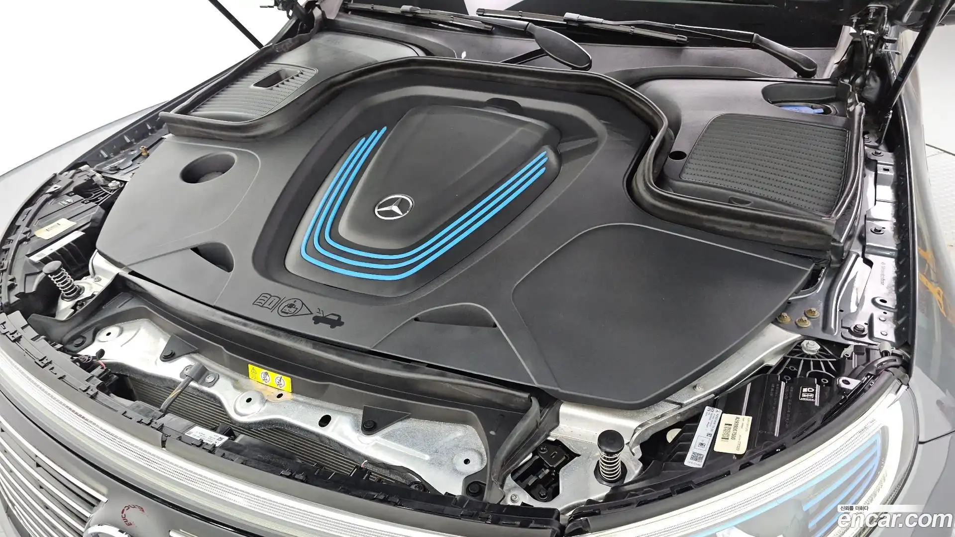 EQC Mercedes-Benz 2020.11-OUTER-006
