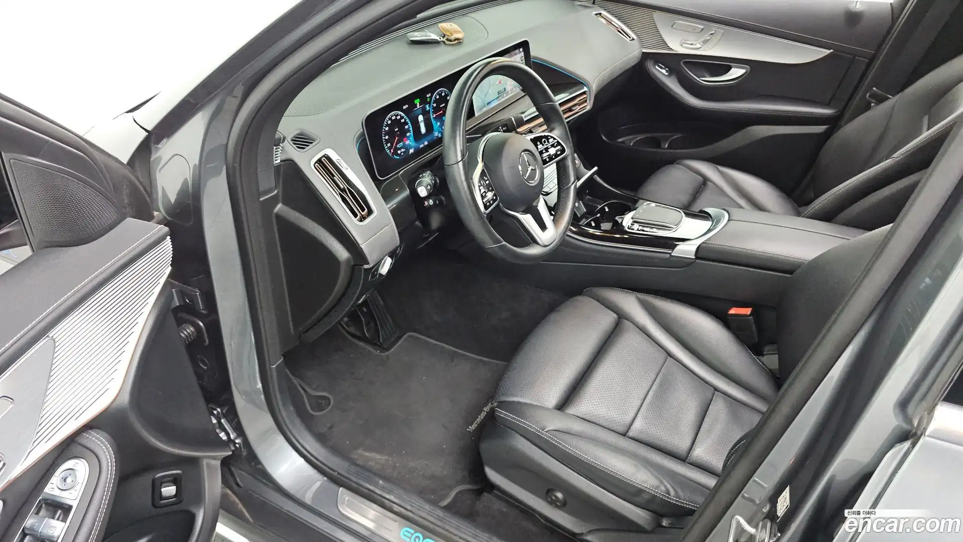 EQC Mercedes-Benz 2020.11-INNER-010