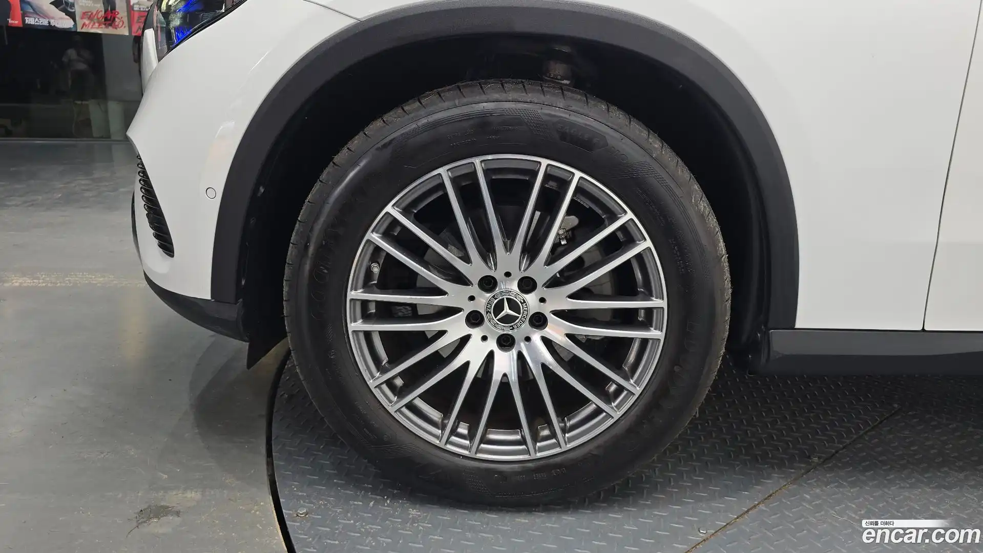 GLC-Class Mercedes-Benz 2025.8-OUTER-005
