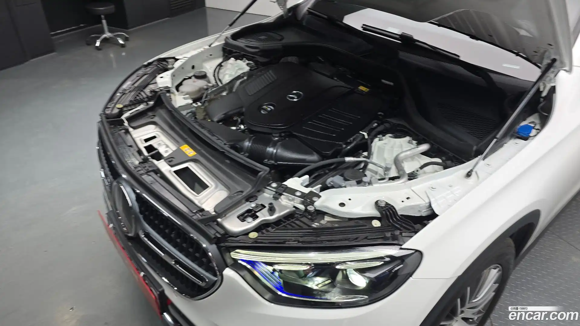 GLC-Class Mercedes-Benz 2025.8-OUTER-006