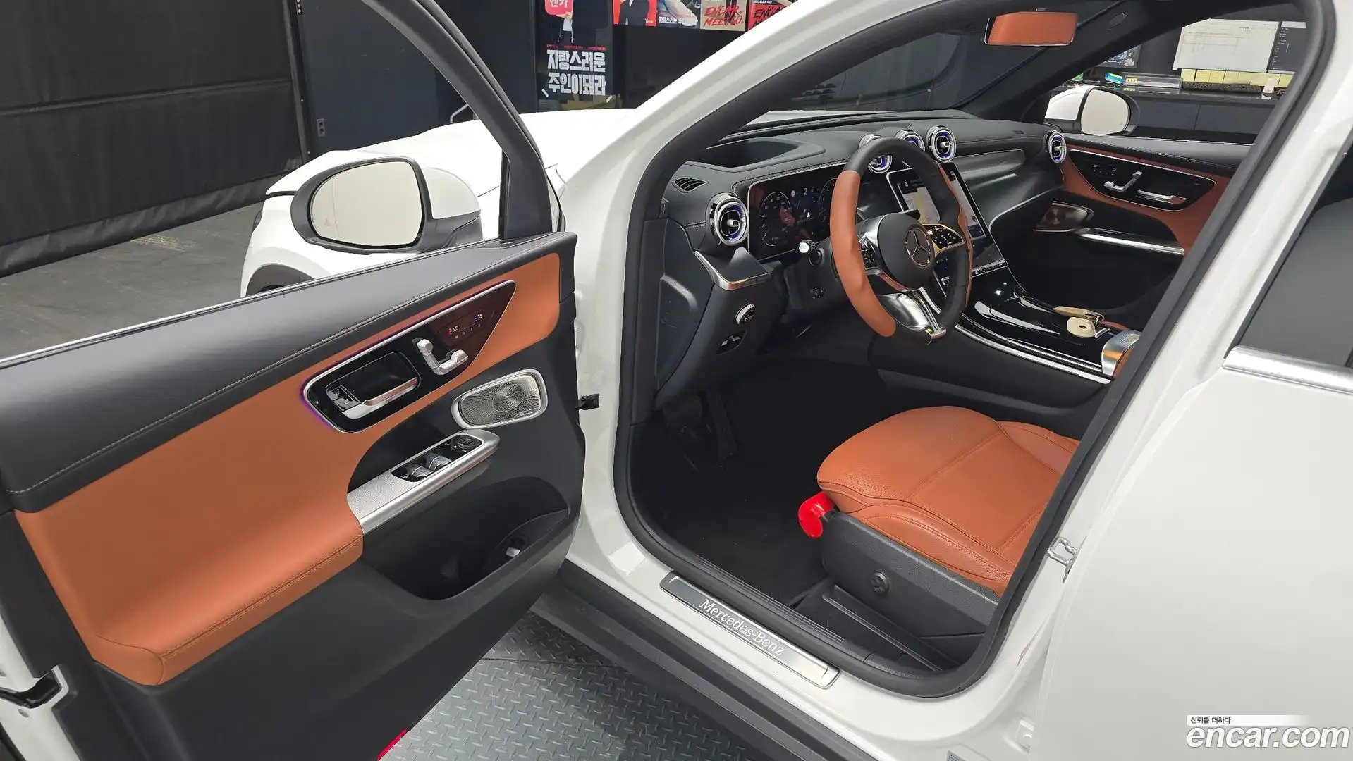 GLC-Class Mercedes-Benz 2025.8-INNER-010
