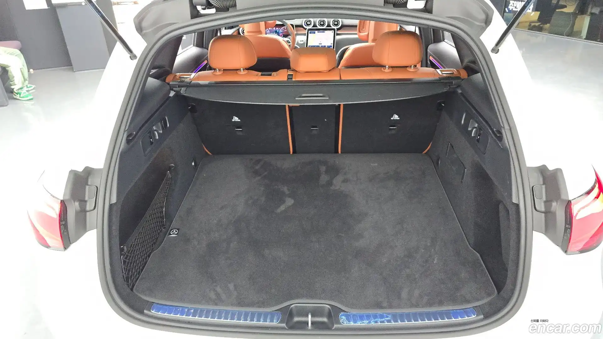 GLC-Class Mercedes-Benz 2025.8-OPTION-024