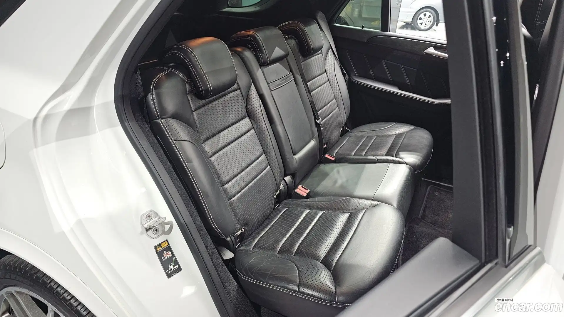 GLE-Class Mercedes-Benz 2016.11-OPTION-015