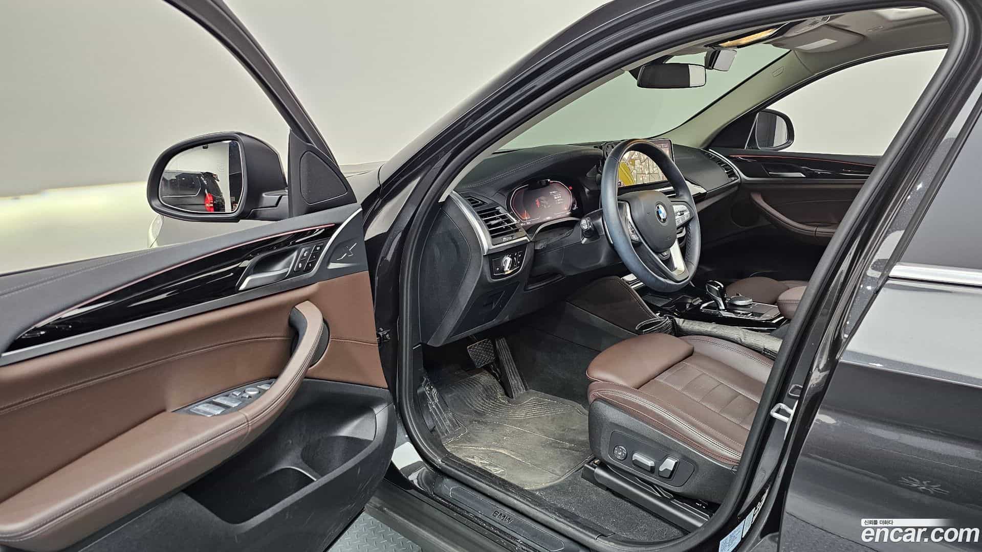 X4 BMW 2023.0-INNER-010