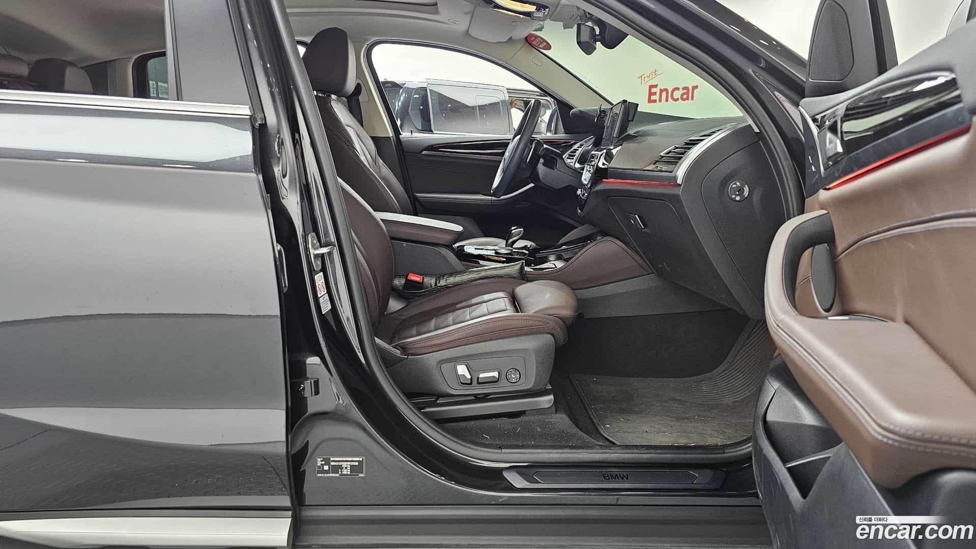 X4 BMW 2023.0-INNER-036
