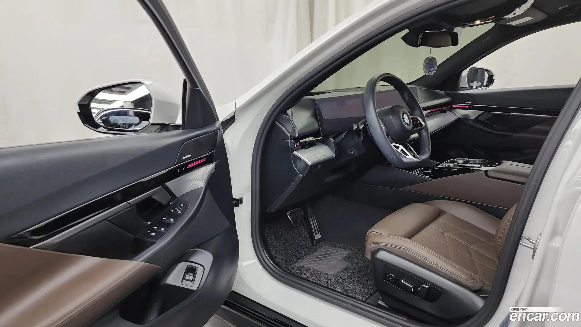 5-Series BMW 2024.6-INNER-010