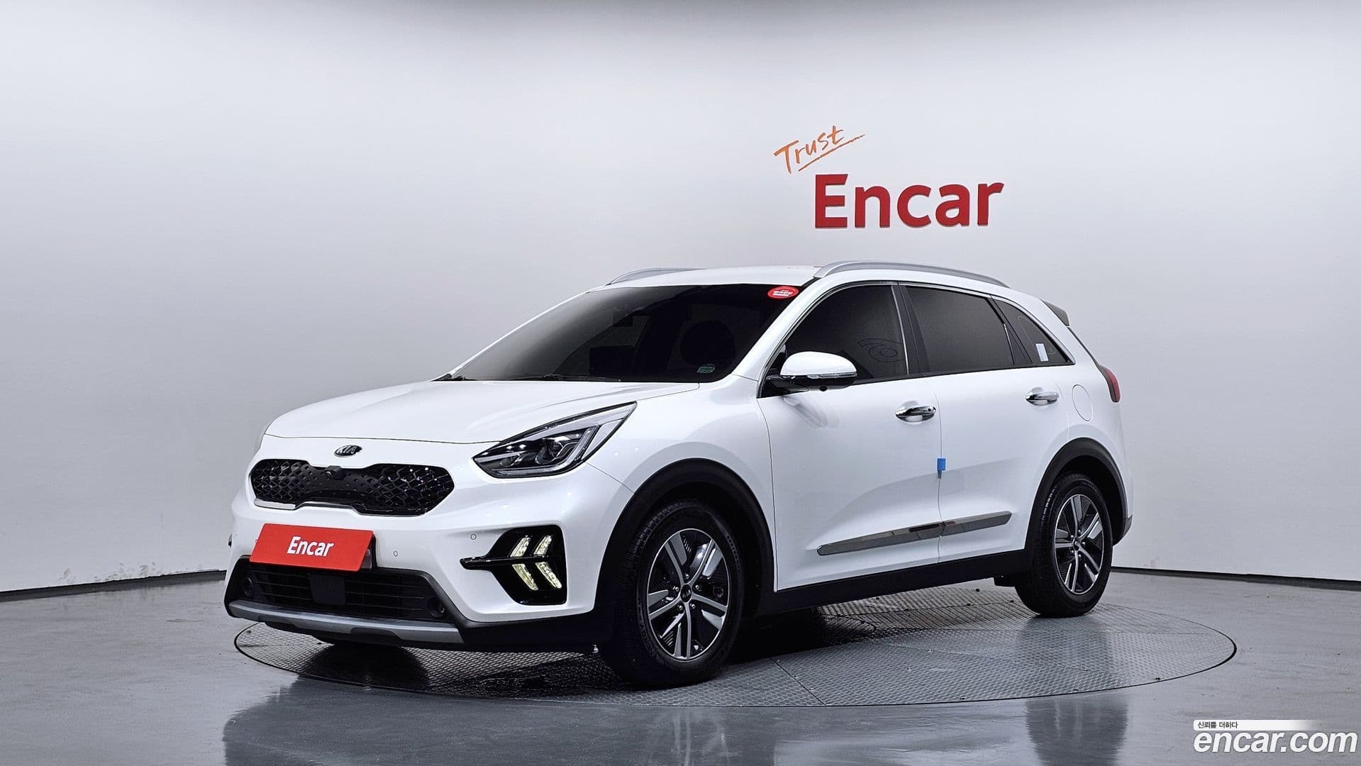 Main__Slider__Photo:Niro Kia 2020.1-0