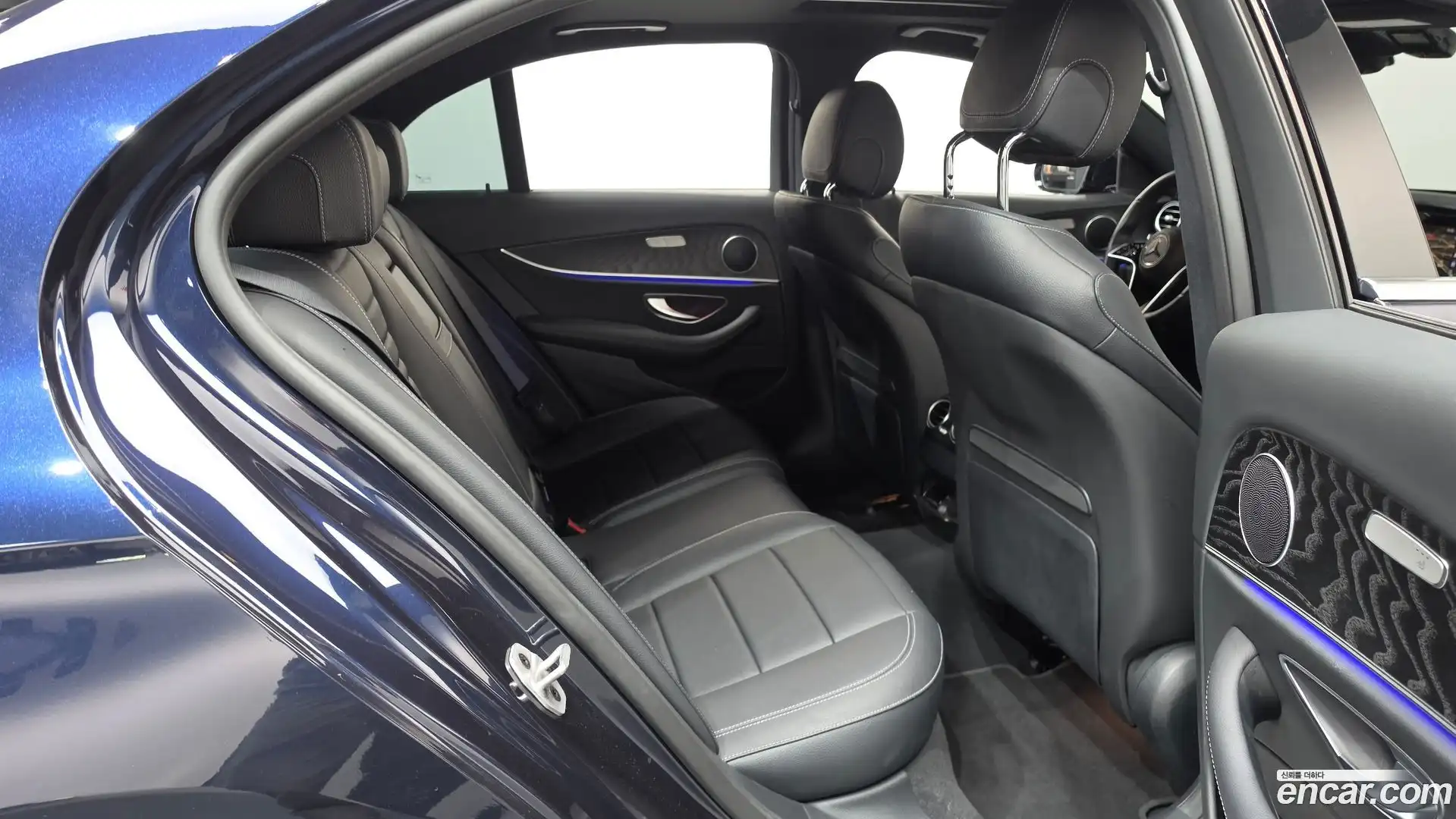 E-Class Mercedes-Benz 2022.1-OPTION-015
