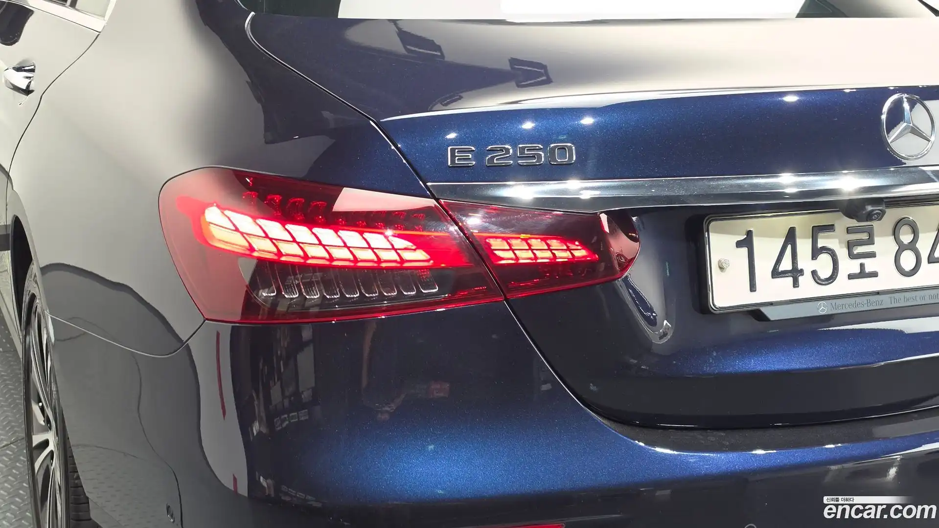 E-Class Mercedes-Benz 2022.1-OUTER-033