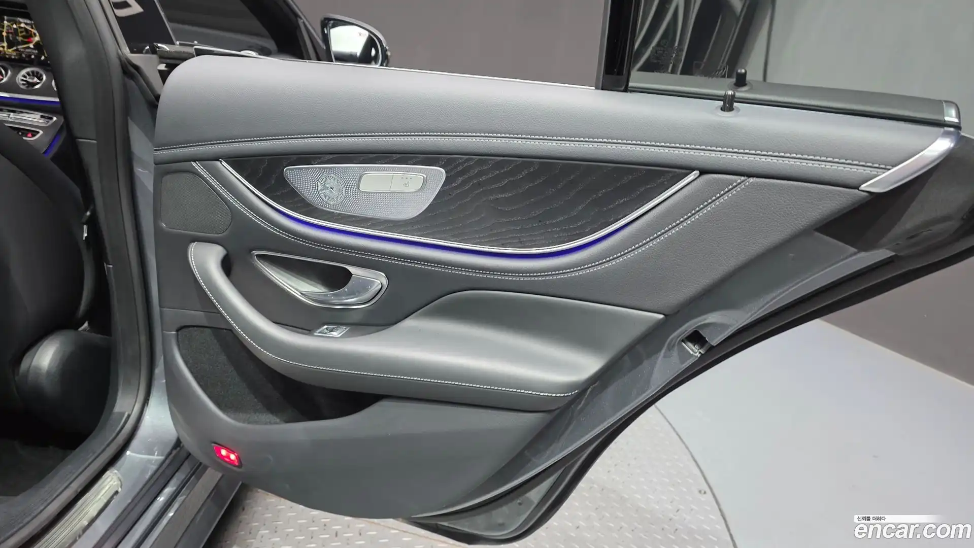 CLS-Class Mercedes-Benz 2022.5-INNER-035