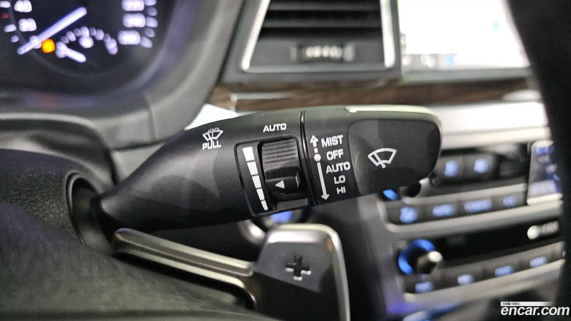 G80 Genesis 2019.0-OPTION-044