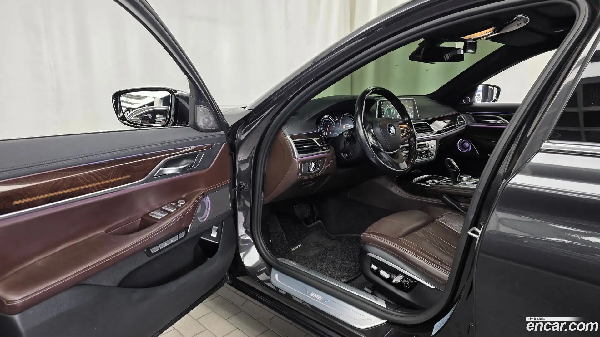 7-Series BMW 2016.0-INNER-010