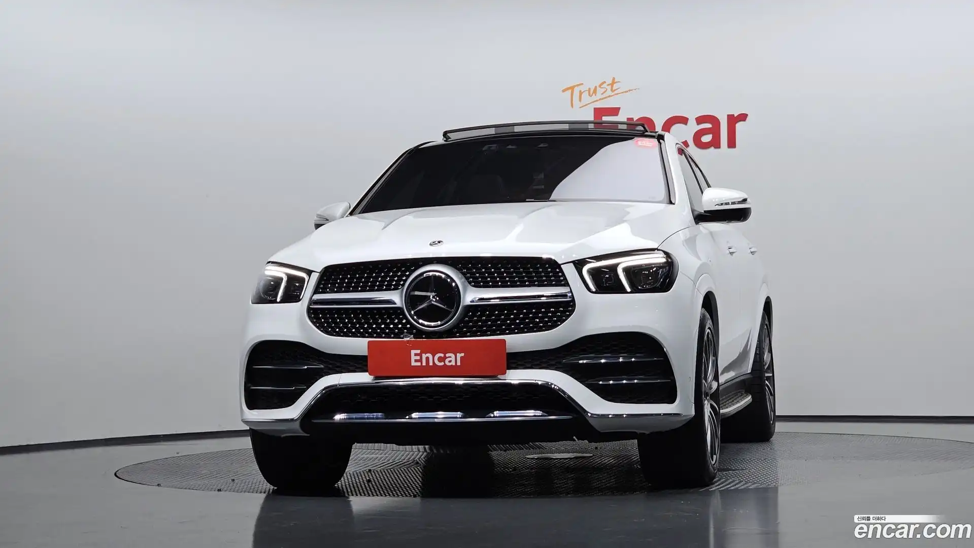 GLE-Class Mercedes-Benz 2023.8-OUTER-003