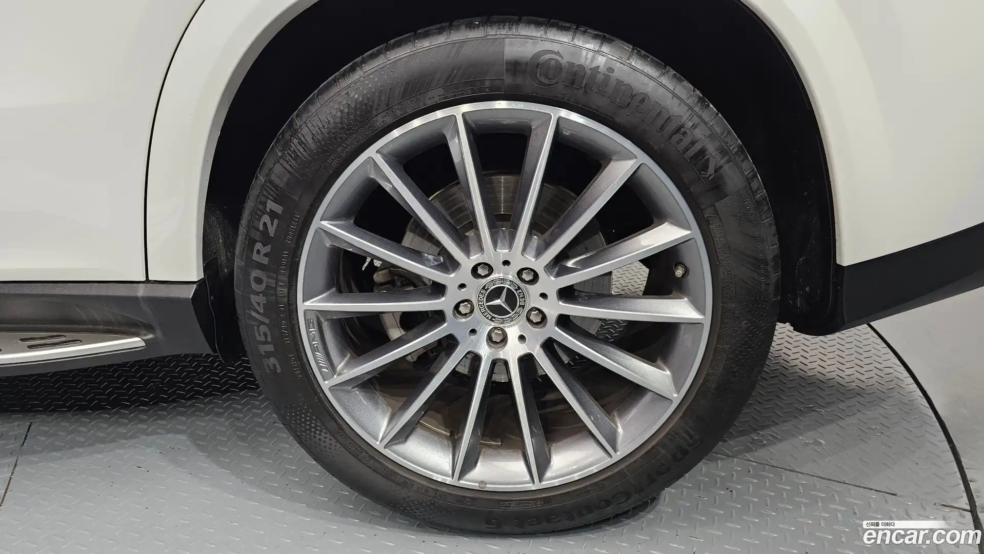 GLE-Class Mercedes-Benz 2023.8-OUTER-031