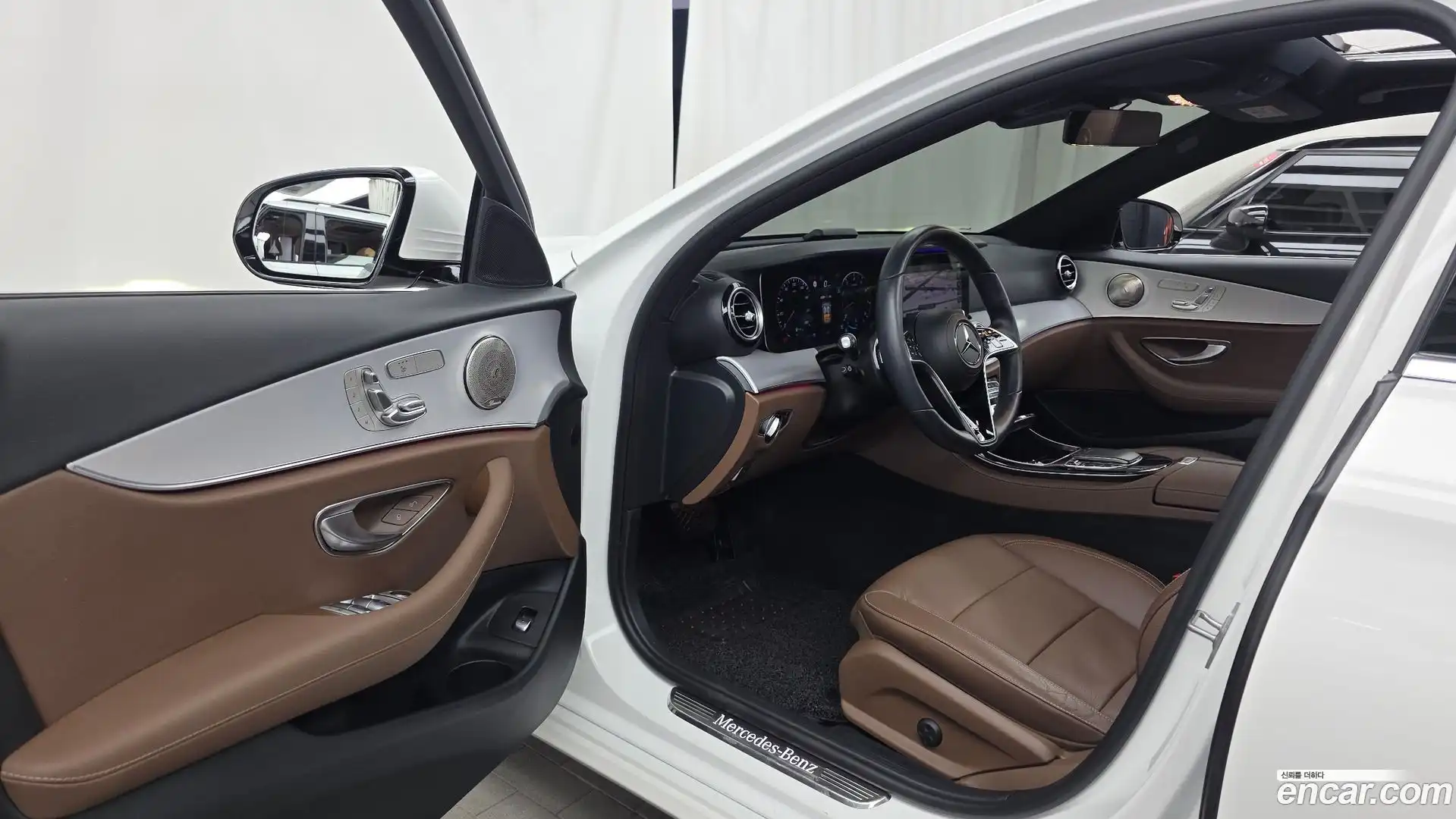 E-Class Mercedes-Benz 2020.11-INNER-010