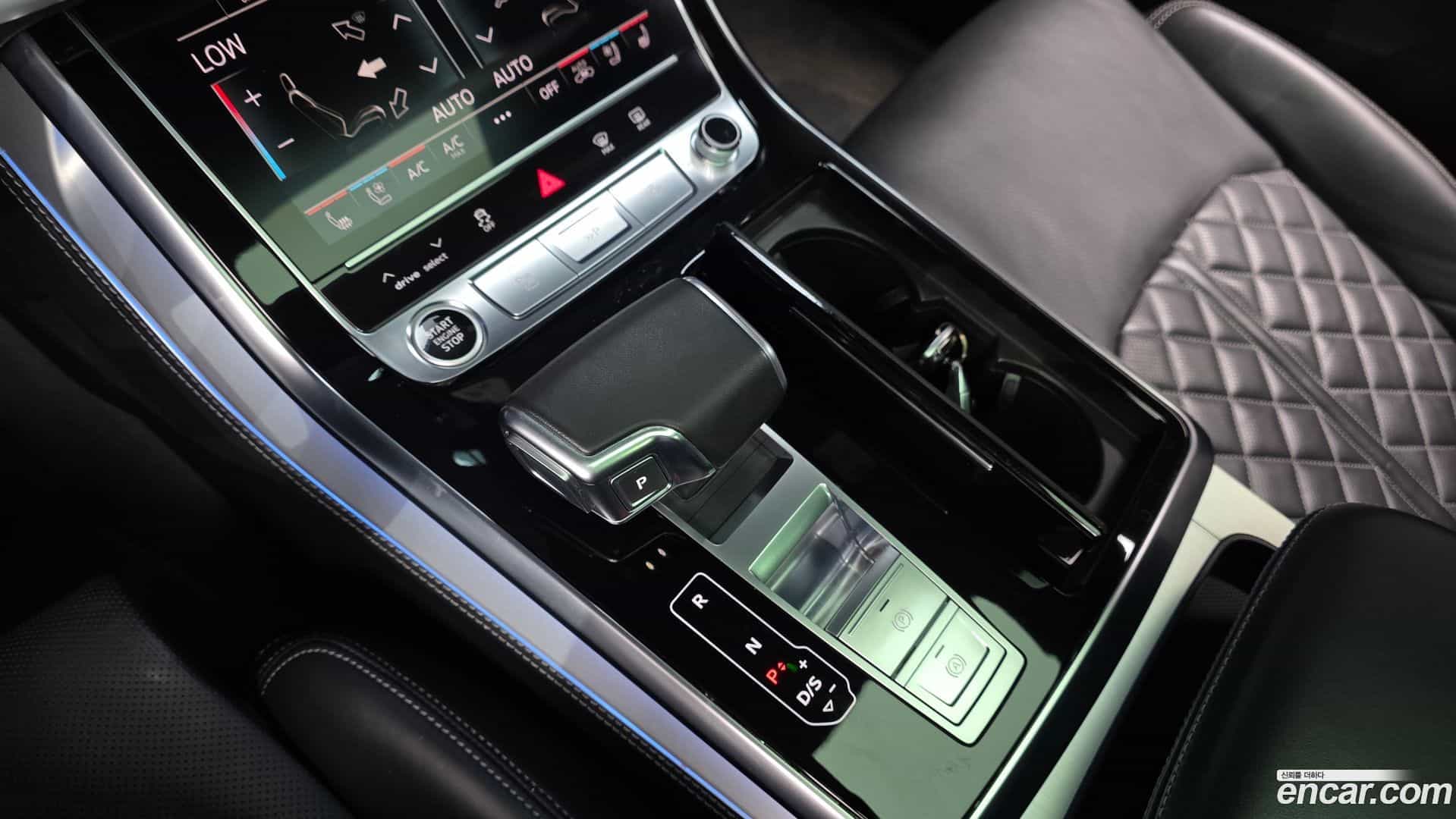 Q8 Audi 2022.5-INNER-009