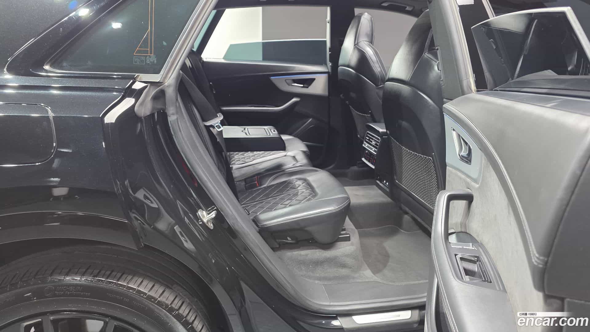 Q8 Audi 2022.5-OPTION-015