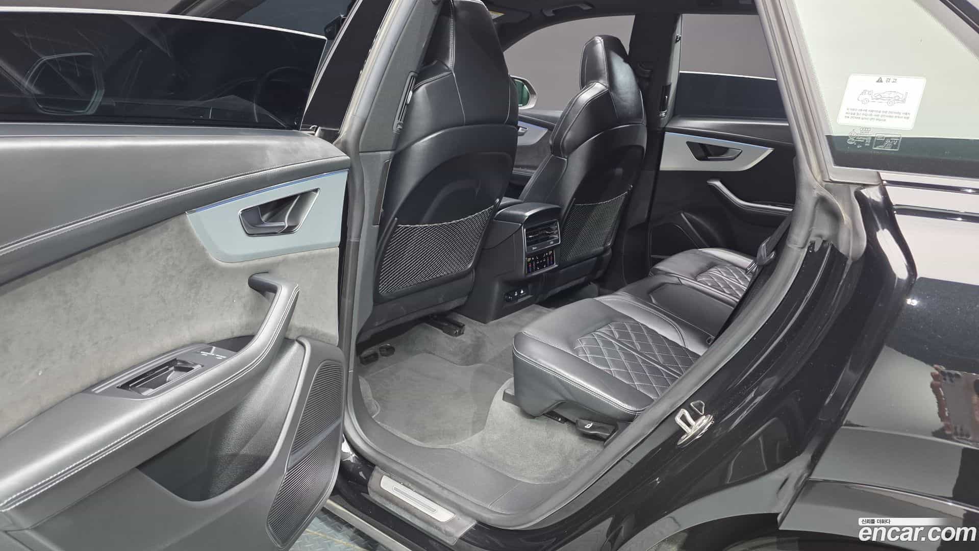 Q8 Audi 2022.5-OPTION-016