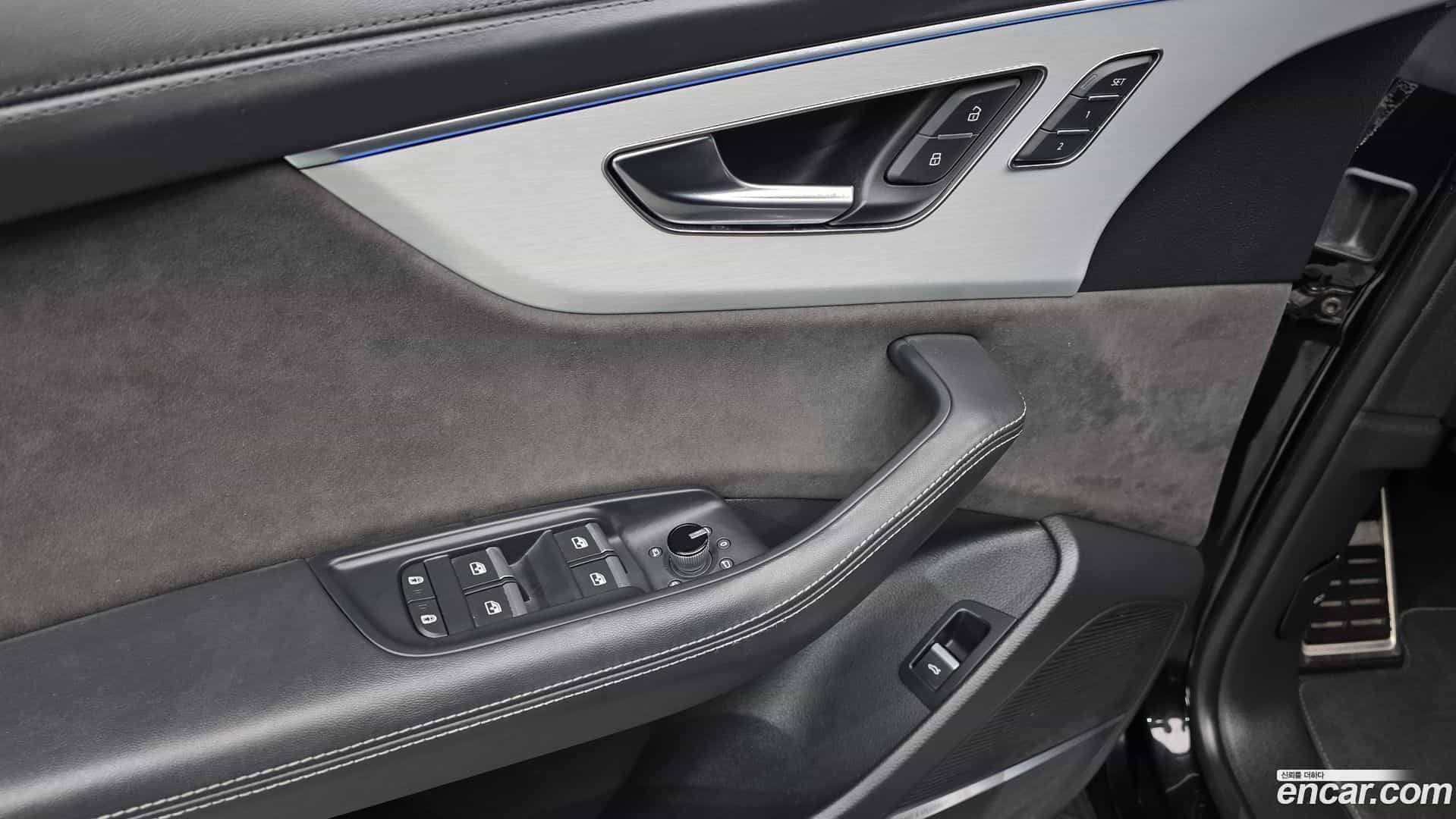 Q8 Audi 2022.5-OPTION-023