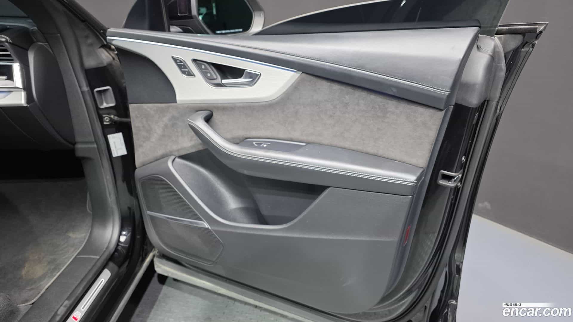 Q8 Audi 2022.5-INNER-034