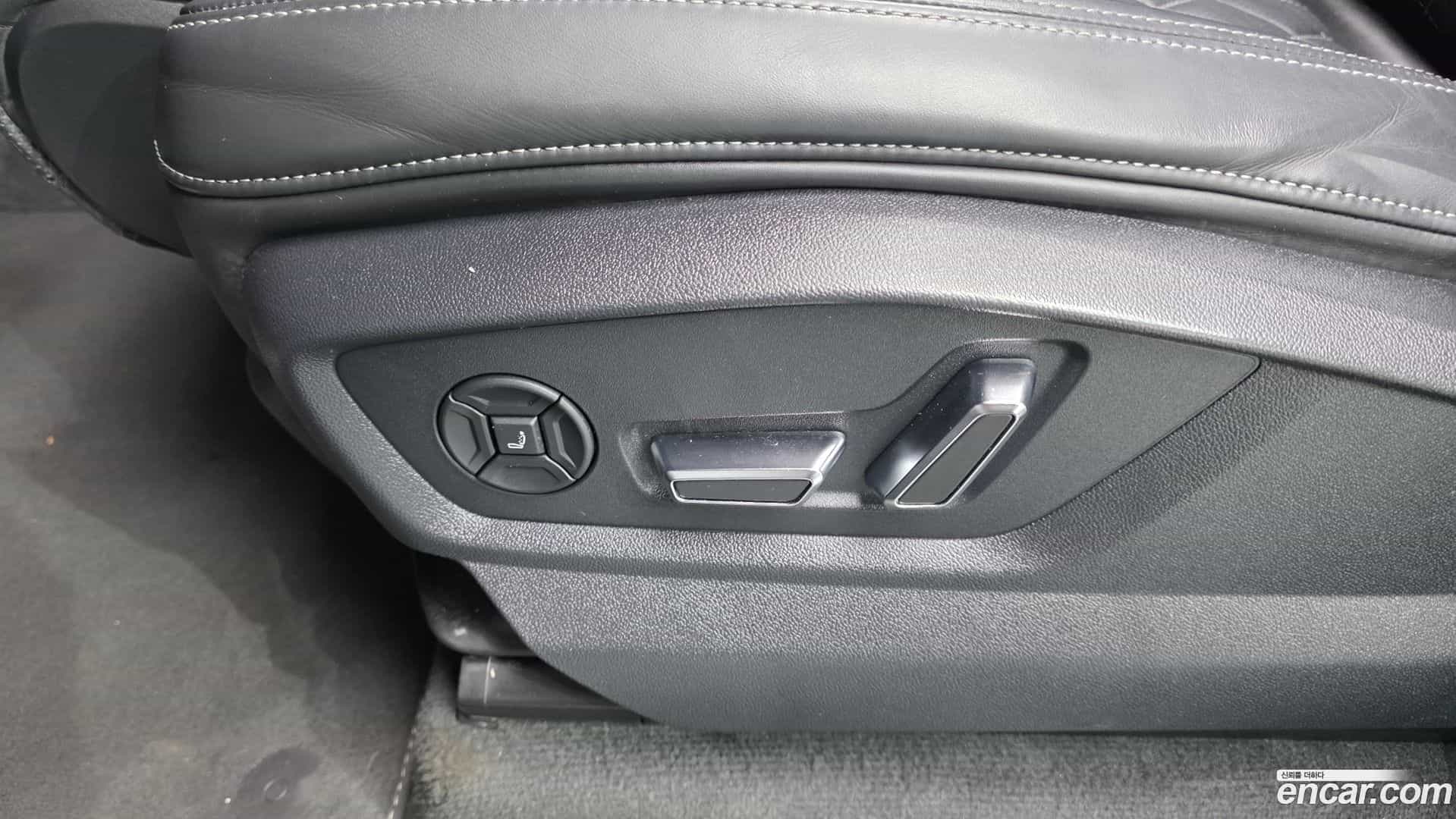 Q8 Audi 2022.5-OPTION-046