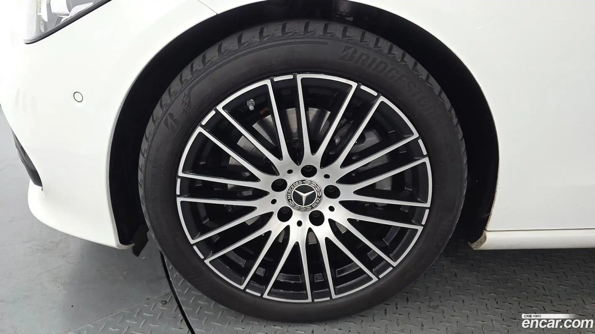 C-Class Mercedes-Benz 2024.2-OUTER-005