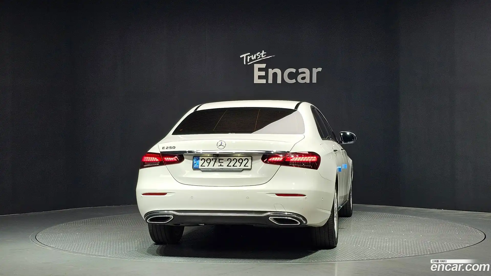 E-Class Mercedes-Benz 2021.0-OUTER-004