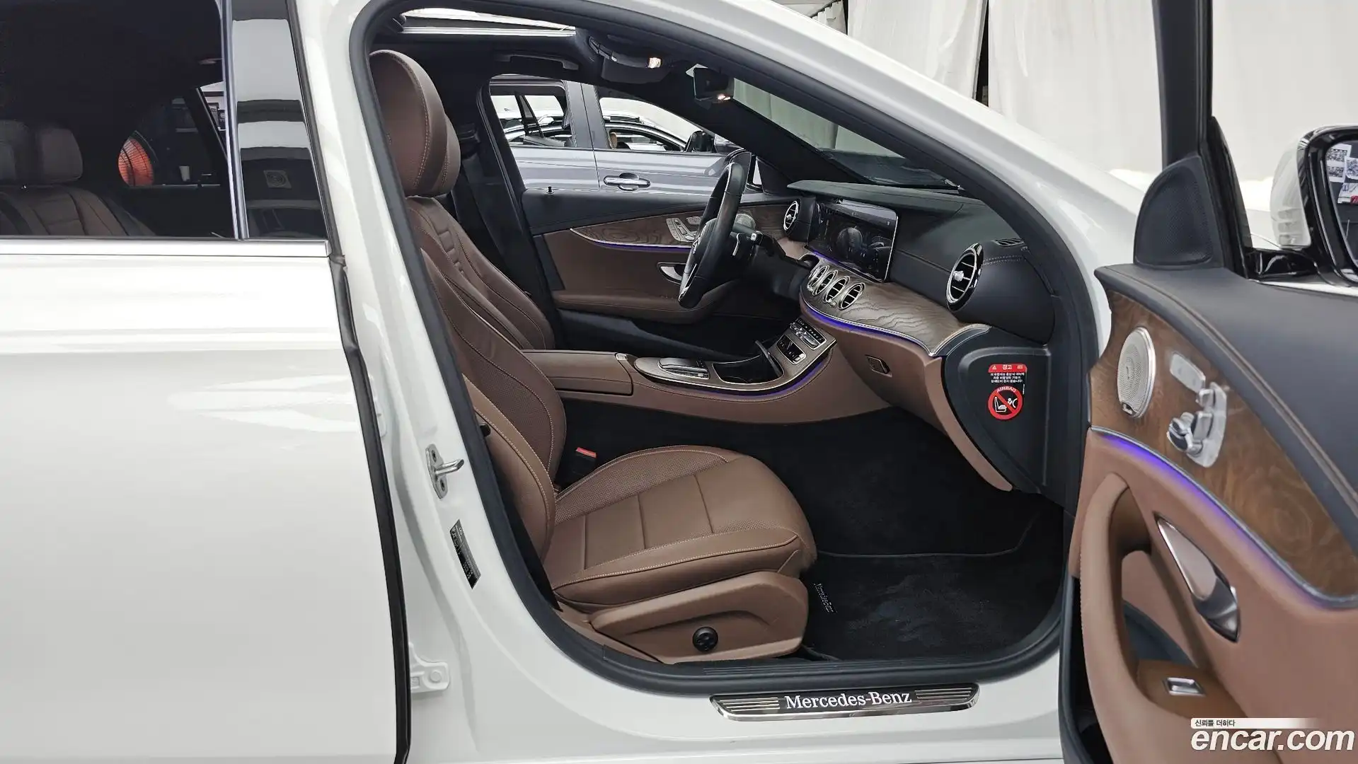 E-Class Mercedes-Benz 2021.0-OPTION-015