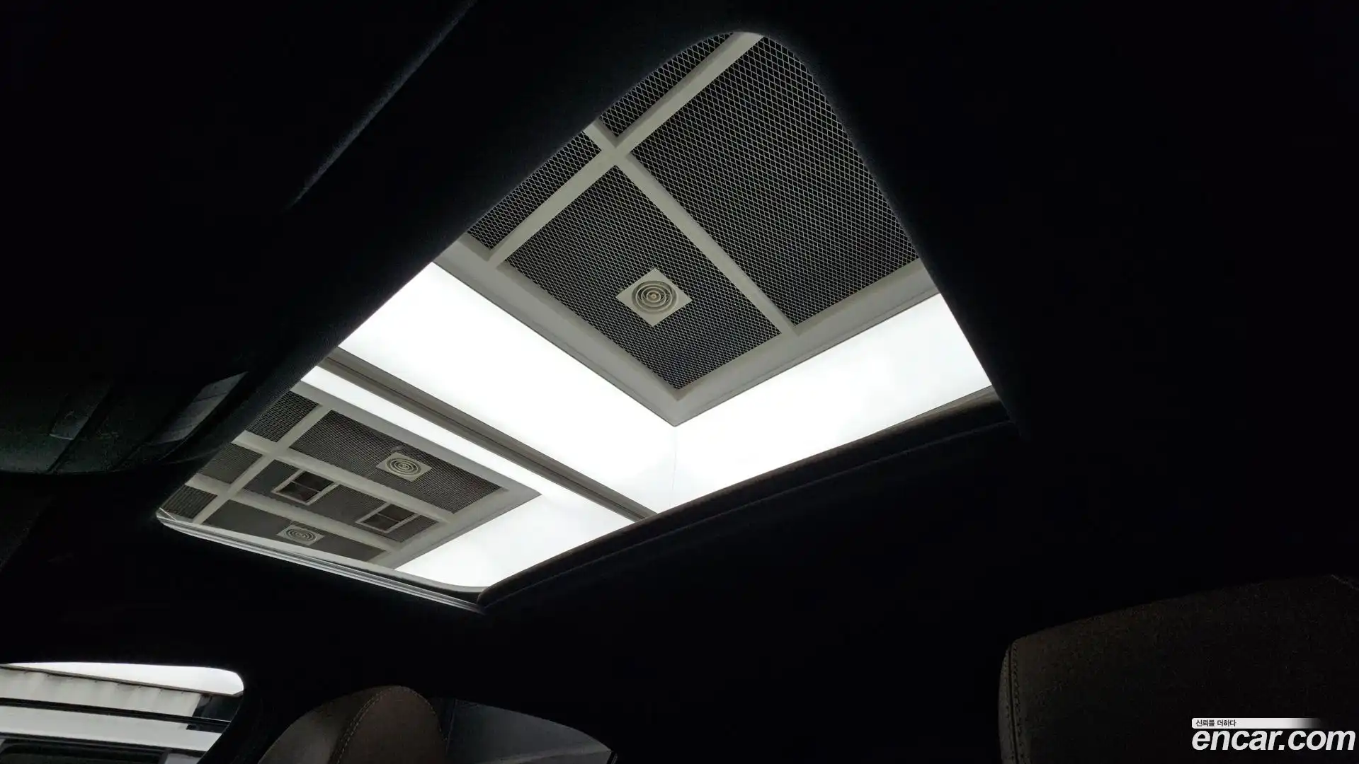 E-Class Mercedes-Benz 2021.0-OPTION-021
