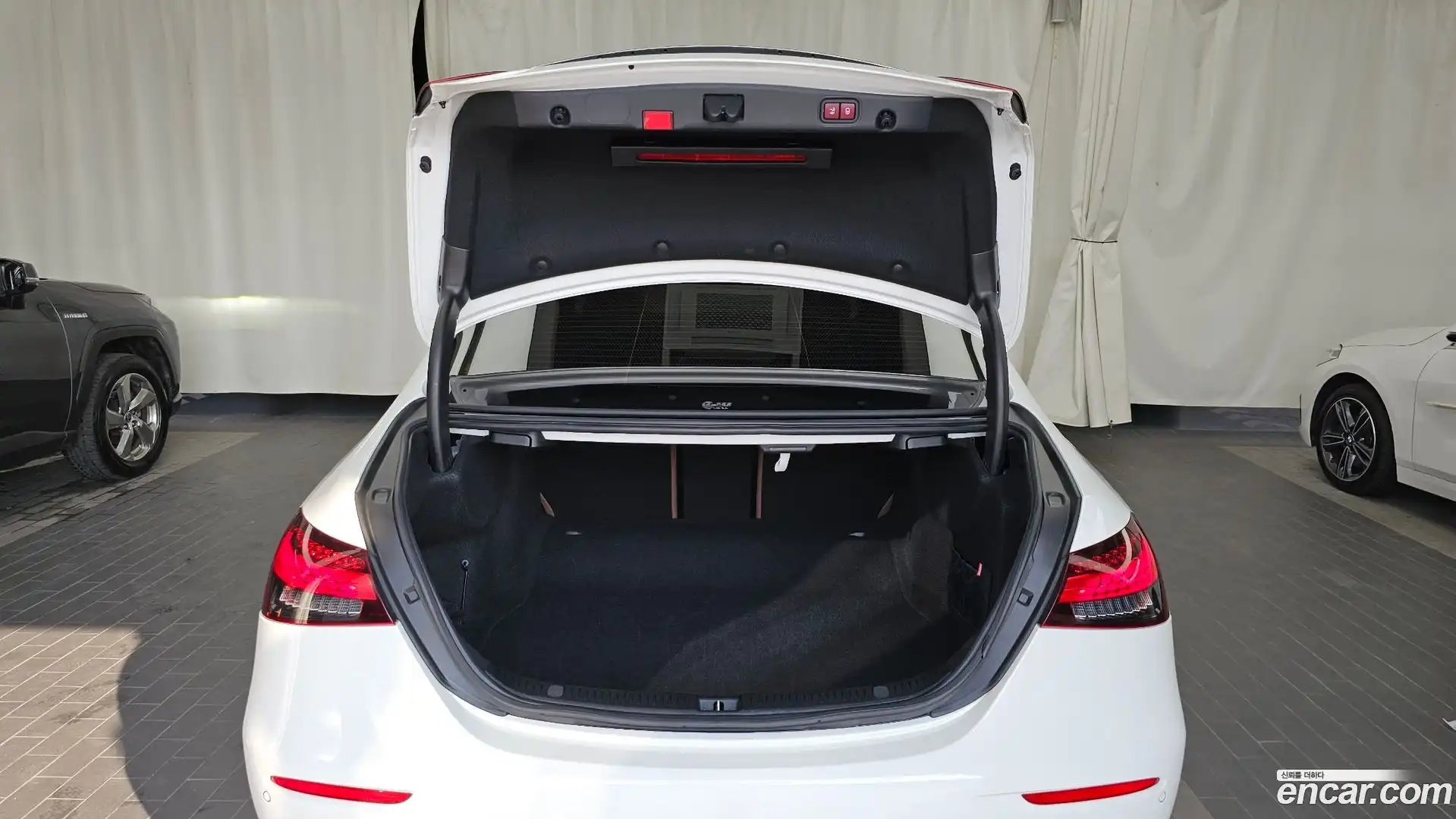 E-Class Mercedes-Benz 2021.0-OPTION-024