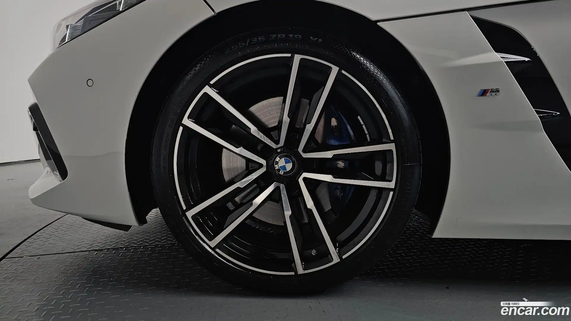 Z4 BMW 2025.7-OUTER-005